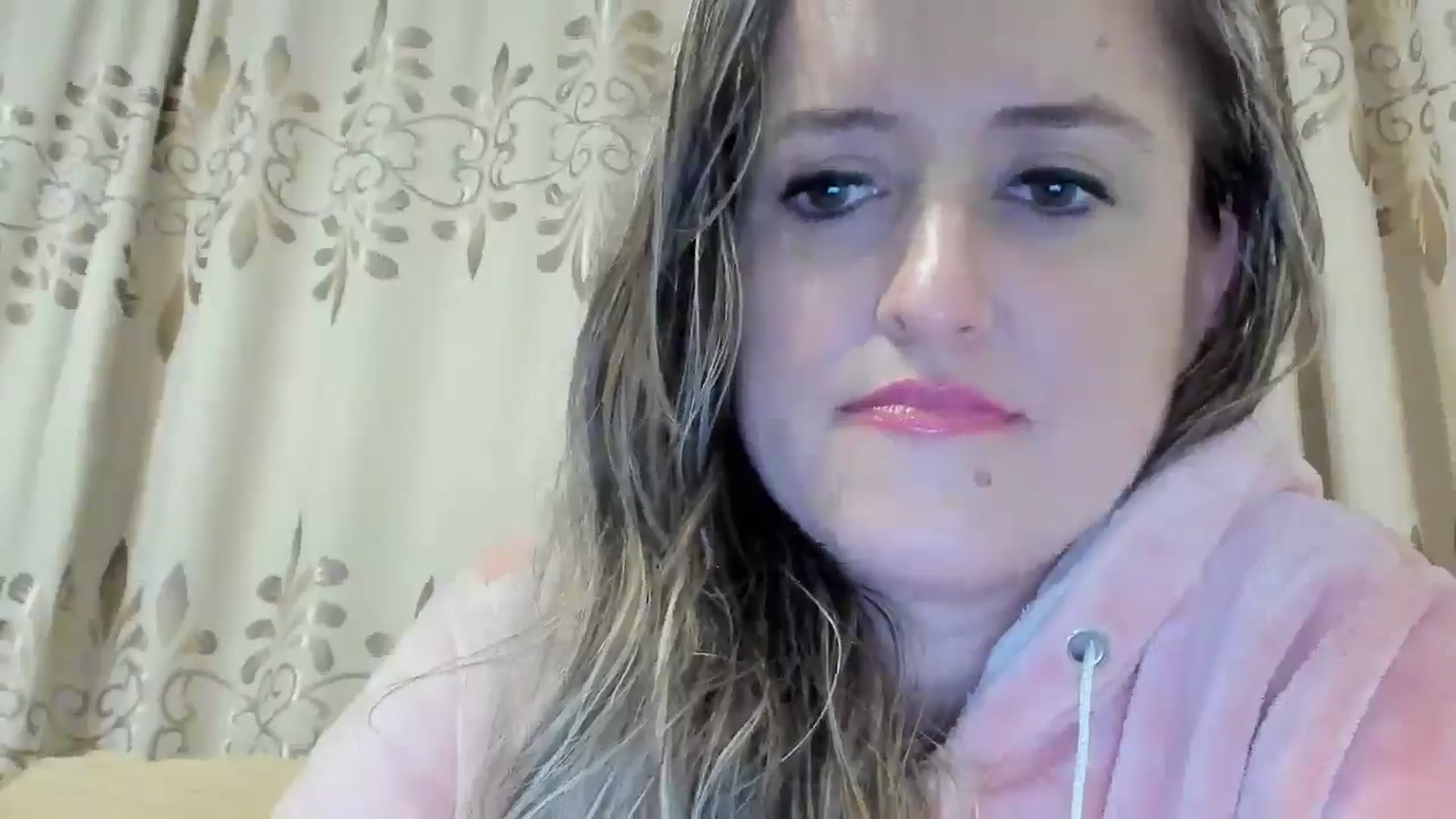 Gallery image thumbnail from BestDream's myfreecams stream on, 06/04/2024, 23:28 image 4 of 20