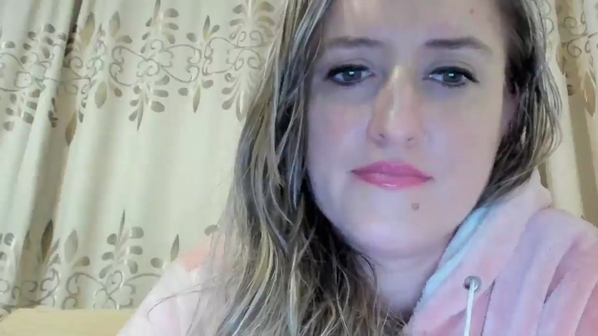Gallery image thumbnail from BestDream's myfreecams stream on, 06/04/2024, 23:28 image 11 of 20