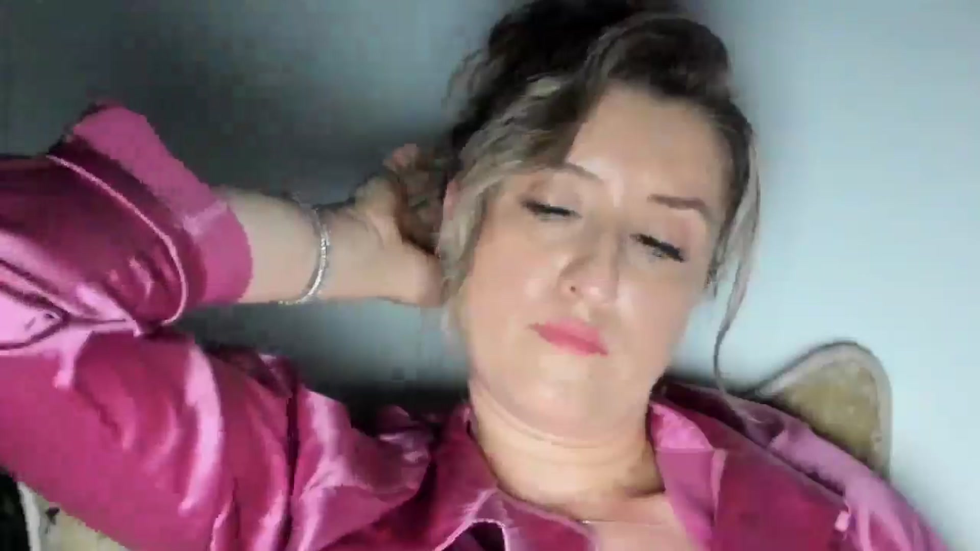 Gallery image thumbnail from BestDream's myfreecams stream on, 06/10/2024, 23:22 image 11 of 20