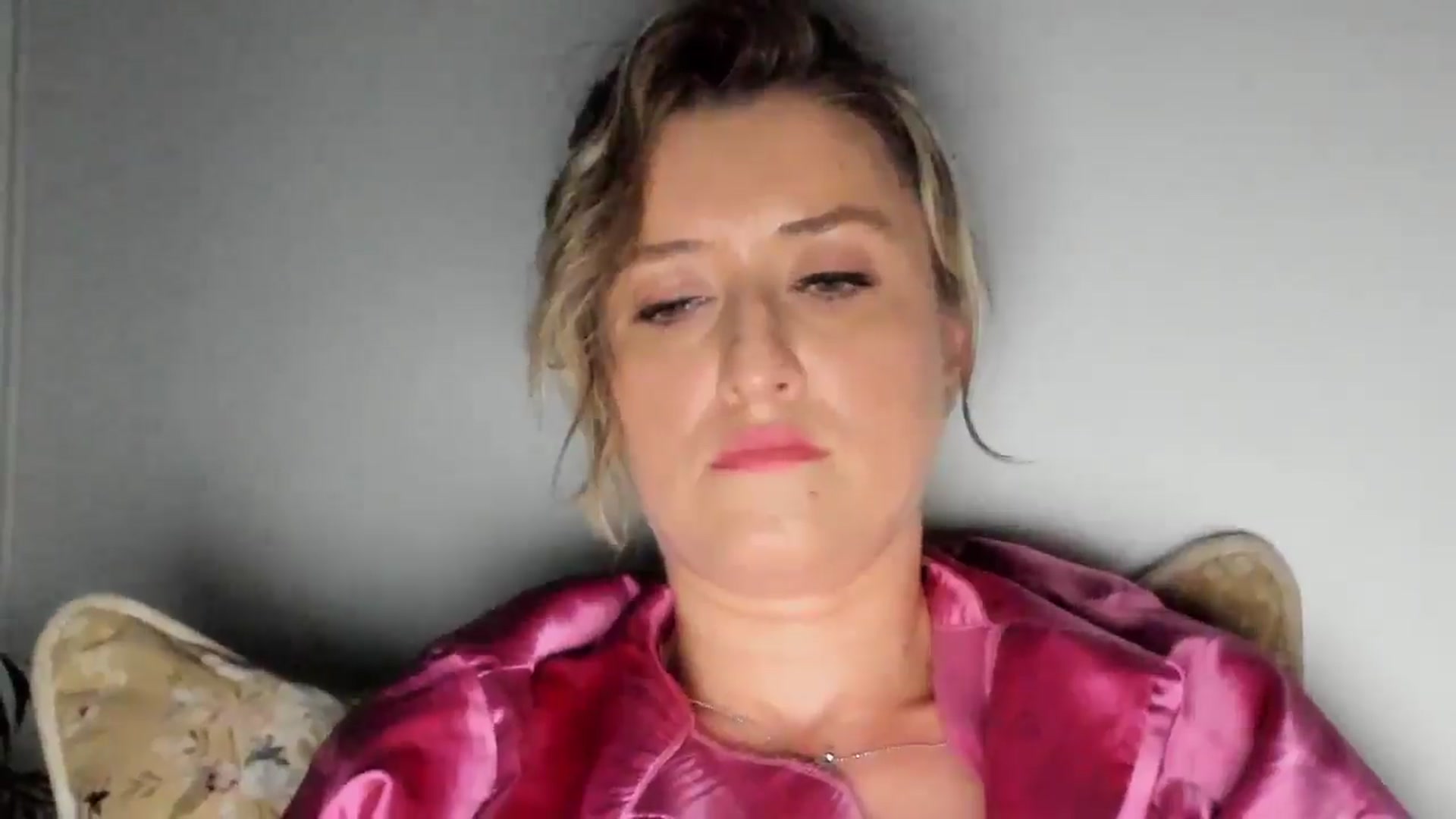 Gallery image thumbnail from BestDream's myfreecams stream on, 06/10/2024, 23:22 image 6 of 20