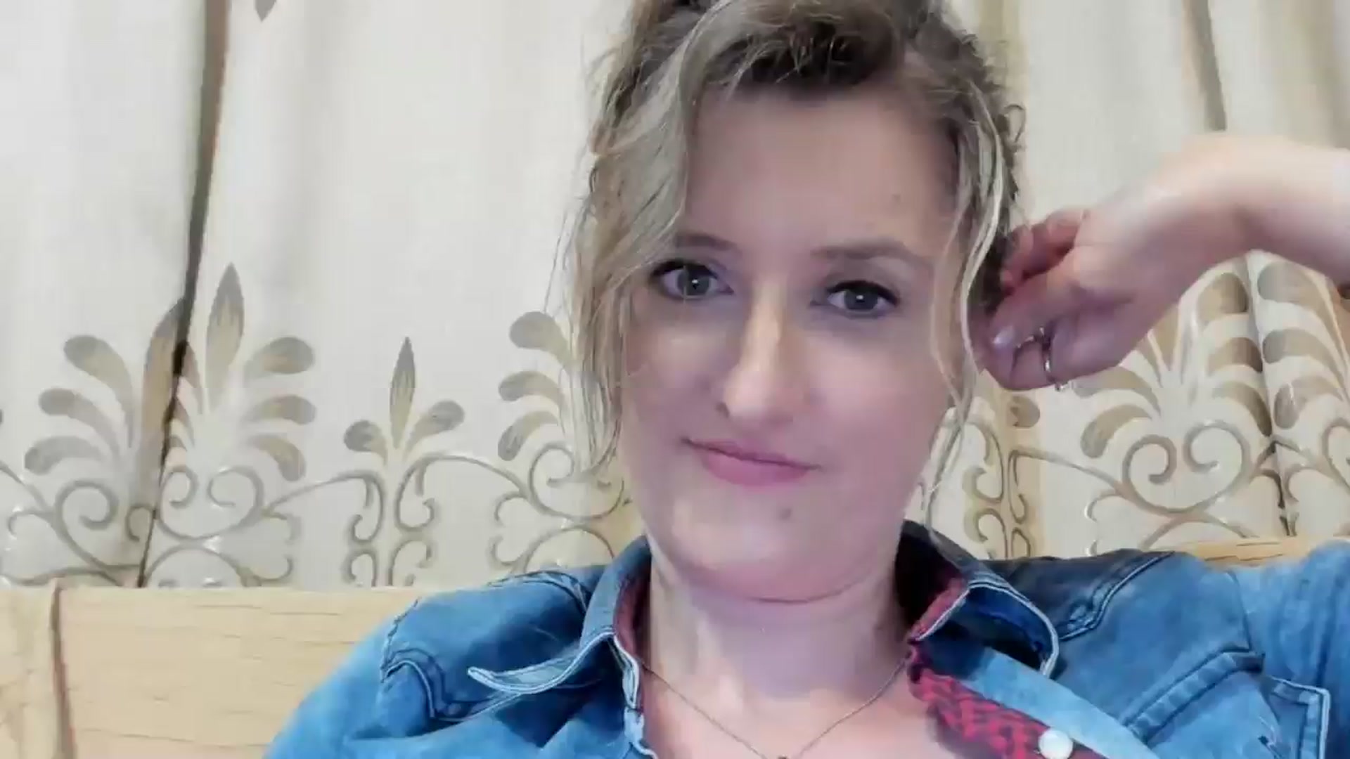 Gallery image thumbnail from BestDream's myfreecams stream on, 06/11/2024, 23:11 image 7 of 20
