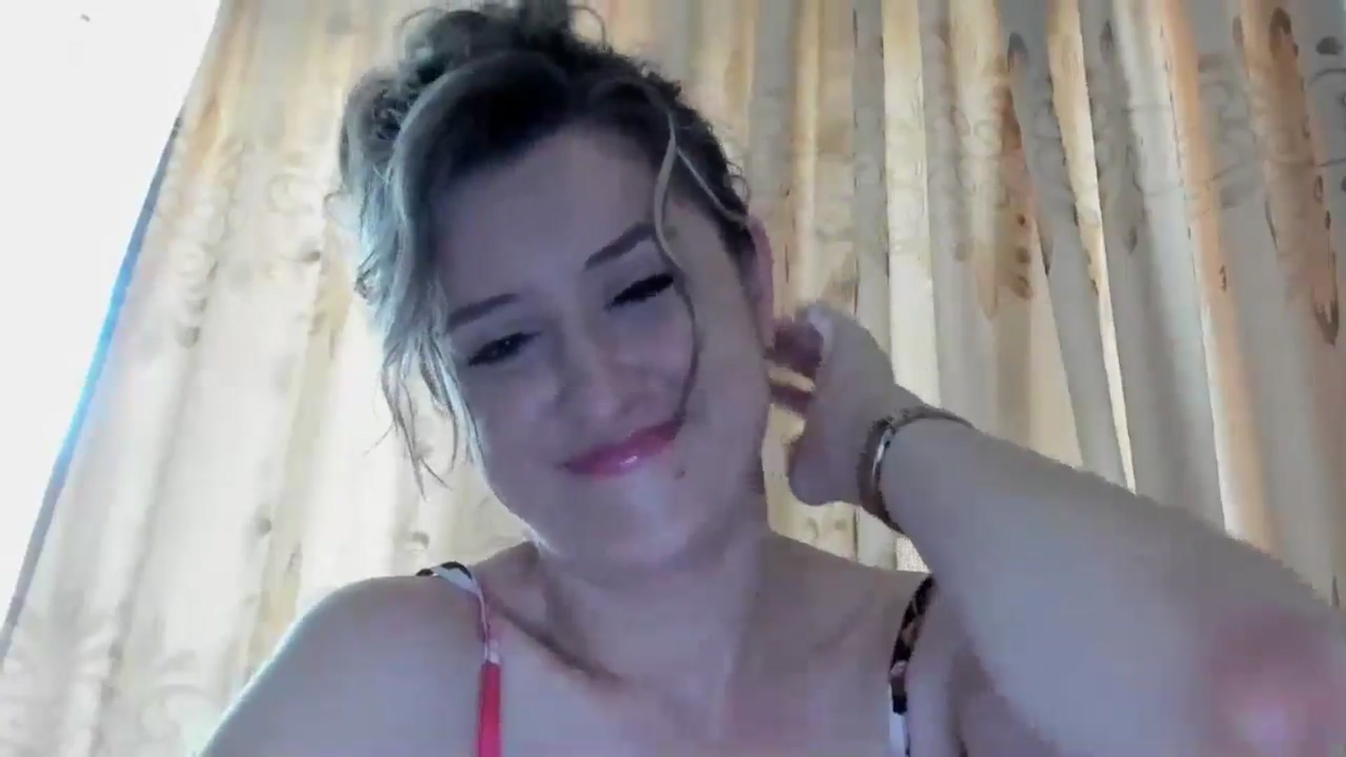 Gallery image thumbnail from BestDream's myfreecams stream on, 06/12/2024, 07:32 image 15 of 20
