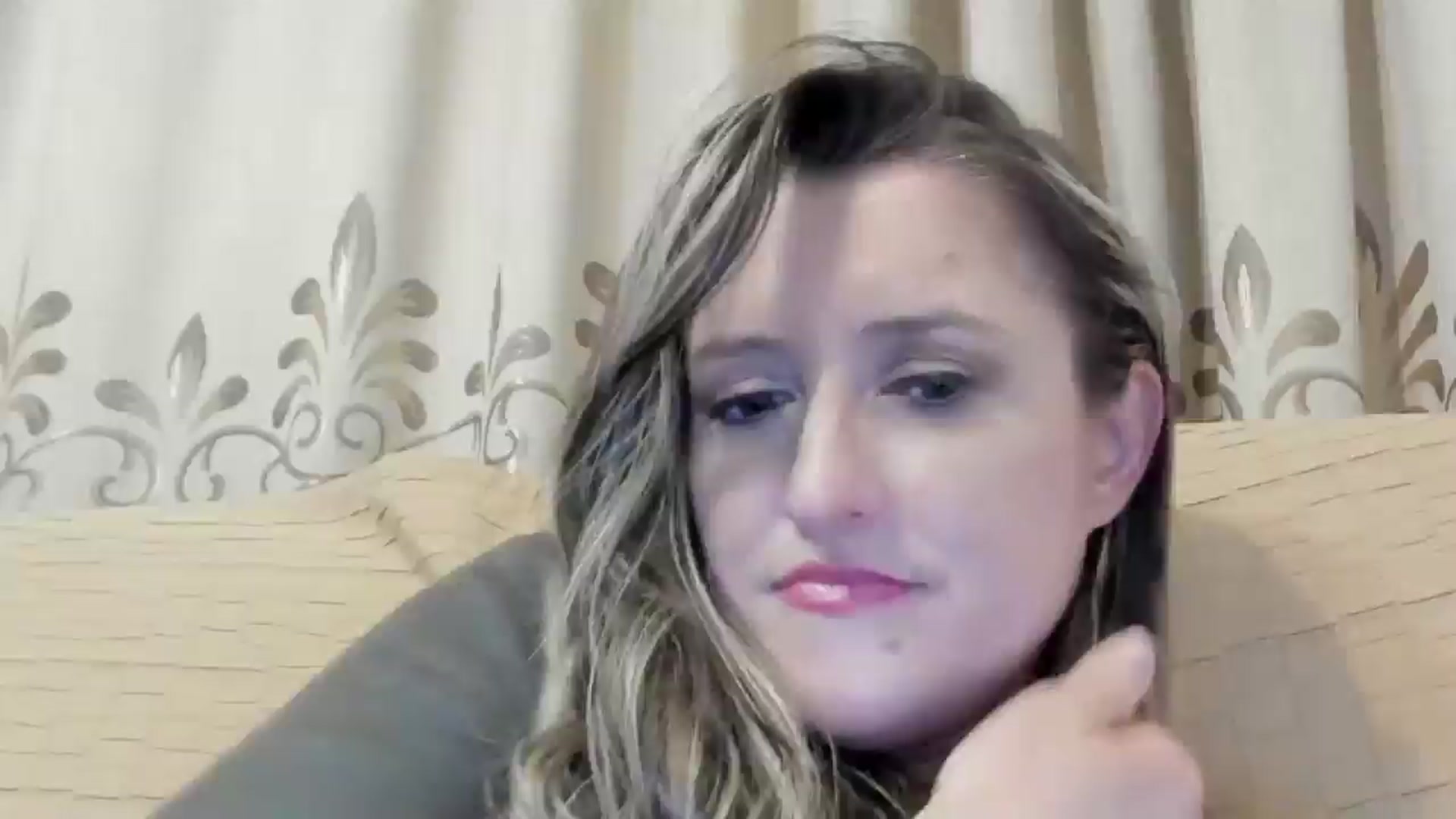 Gallery image thumbnail from BestDream's myfreecams stream on, 06/14/2024, 24:00 image 4 of 20
