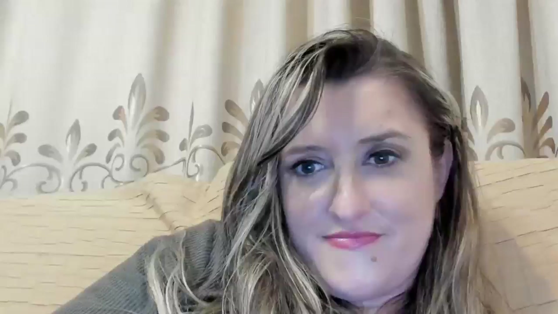 Gallery image thumbnail from BestDream's myfreecams stream on, 06/14/2024, 24:00 image 5 of 20