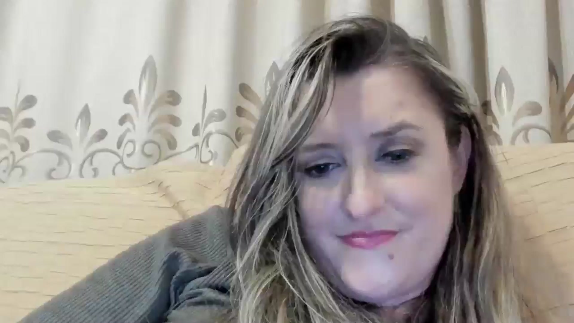 Gallery image thumbnail from BestDream's myfreecams stream on, 06/14/2024, 24:00 image 16 of 20