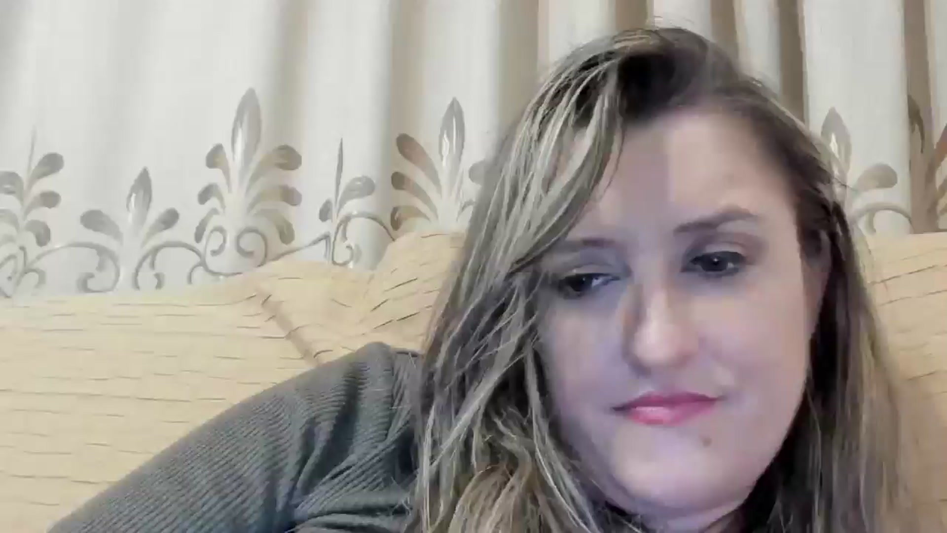 Gallery image thumbnail from BestDream's myfreecams stream on, 06/14/2024, 24:00 image 15 of 20