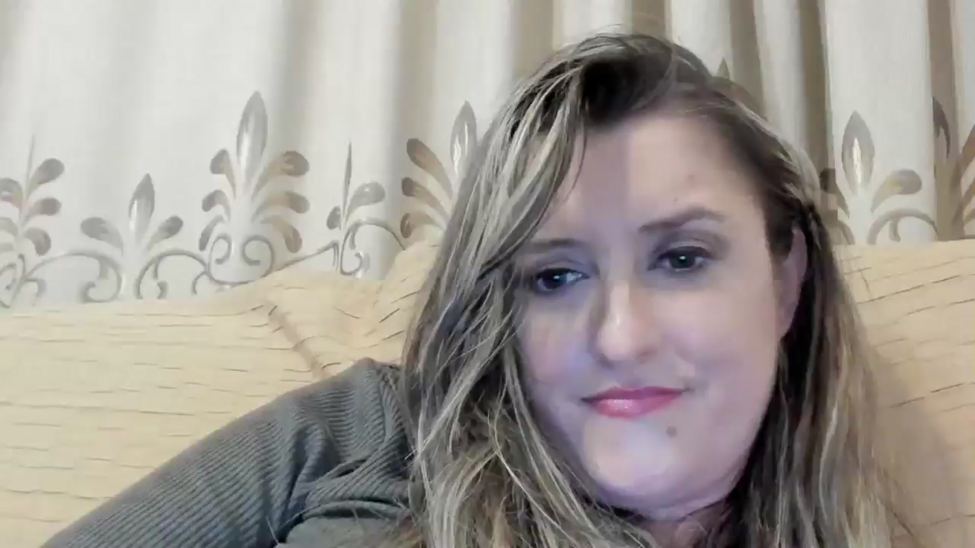 Gallery image thumbnail from BestDream's myfreecams stream on, 06/14/2024, 24:00 image 17 of 20