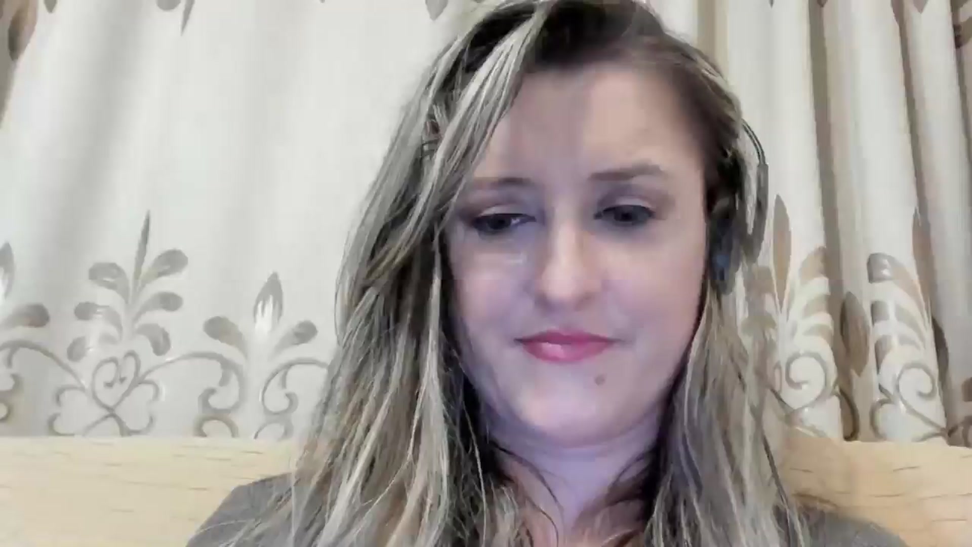 Gallery image thumbnail from BestDream's myfreecams stream on, 06/14/2024, 24:39 image 17 of 20