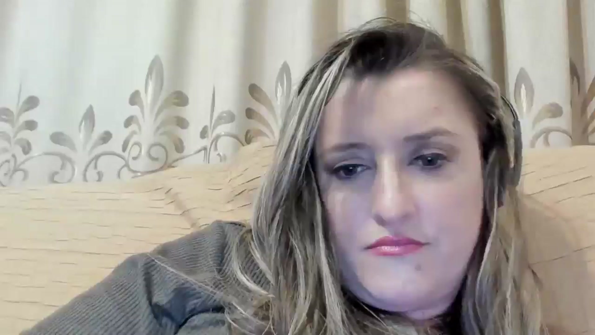 Gallery image thumbnail from BestDream's myfreecams stream on, 06/14/2024, 24:39 image 11 of 20