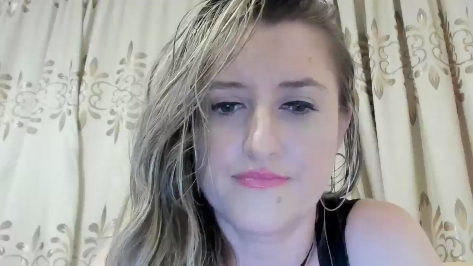 Gallery image thumbnail from BestDream's myfreecams stream on, 06/15/2024, 22:49 image 6 of 20