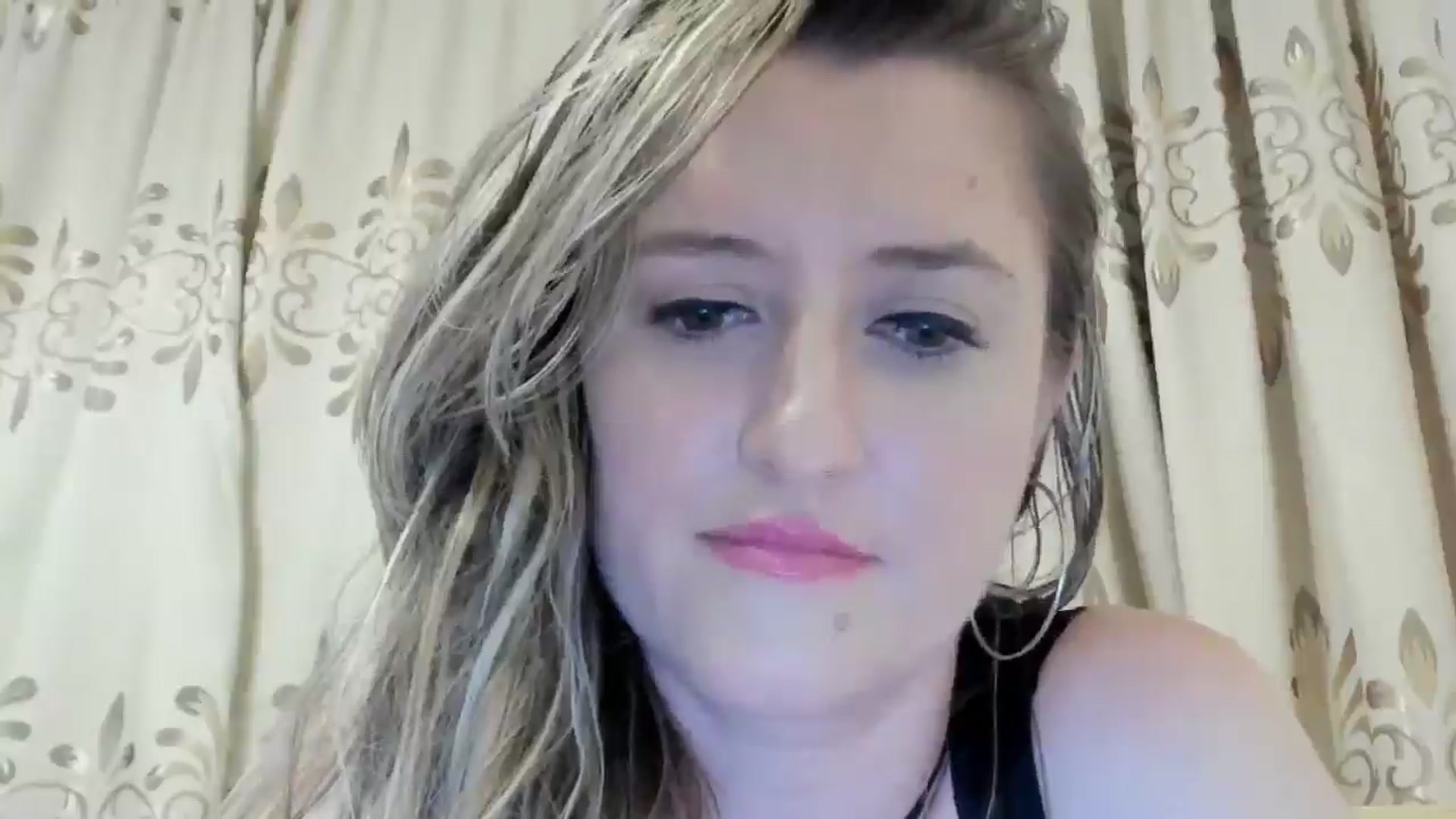 Gallery image thumbnail from BestDream's myfreecams stream on, 06/15/2024, 22:49 image 8 of 20