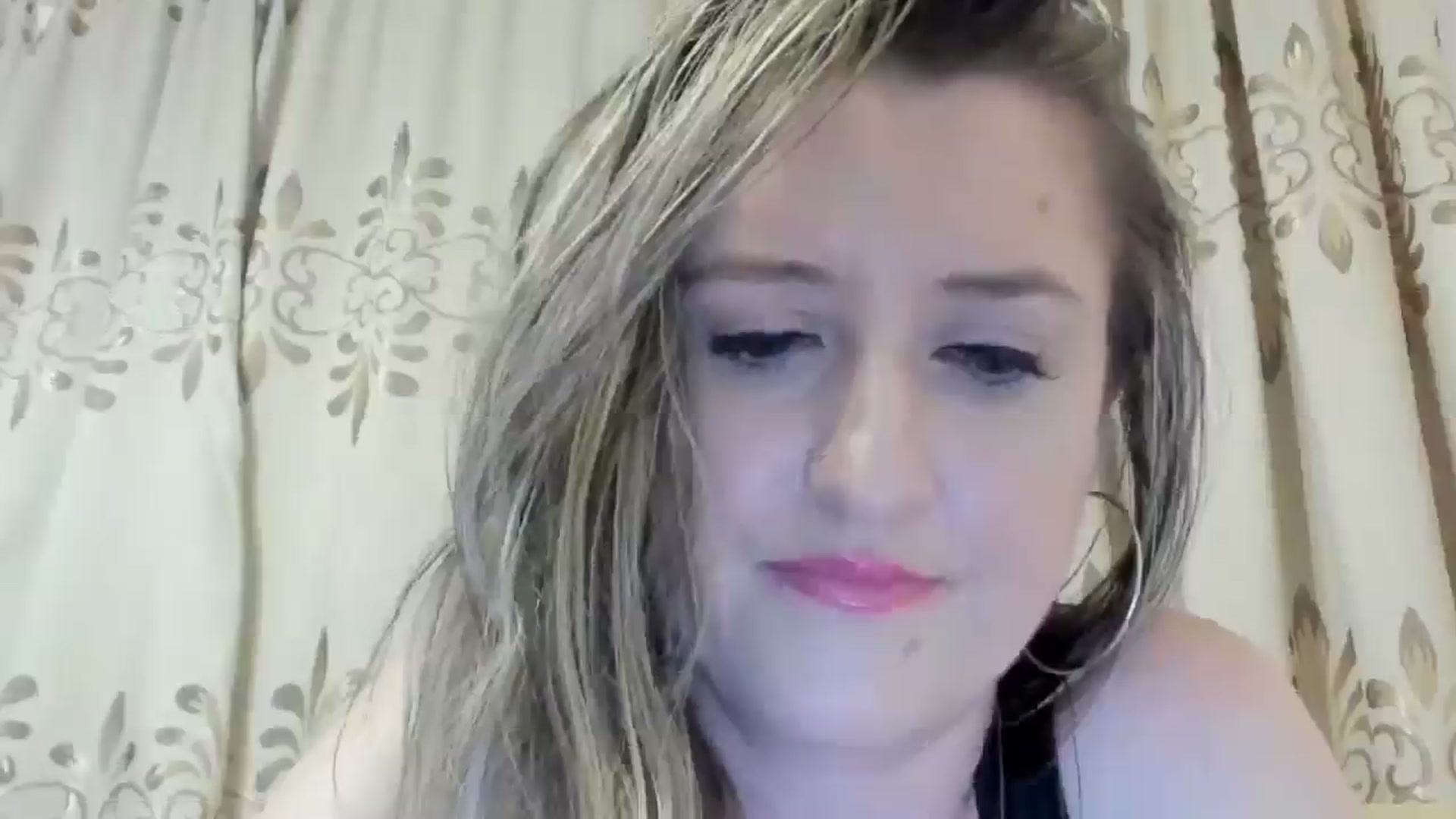 Gallery image thumbnail from BestDream's myfreecams stream on, 06/15/2024, 22:49 image 3 of 20