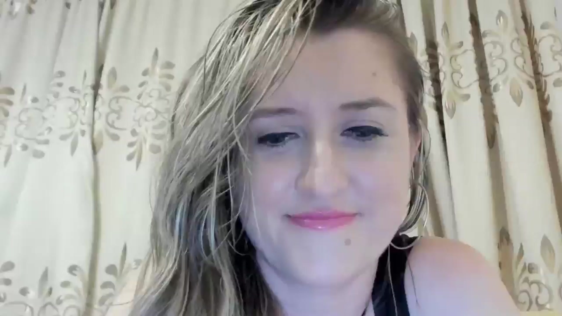 Gallery image thumbnail from BestDream's myfreecams stream on, 06/15/2024, 22:49 image 4 of 20