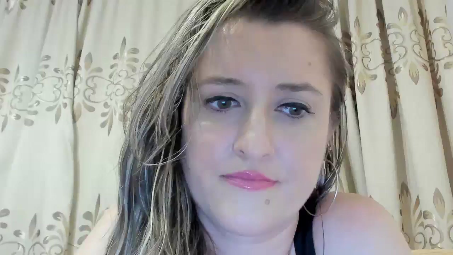 Gallery image thumbnail from BestDream's myfreecams stream on, 06/15/2024, 23:09 image 3 of 20
