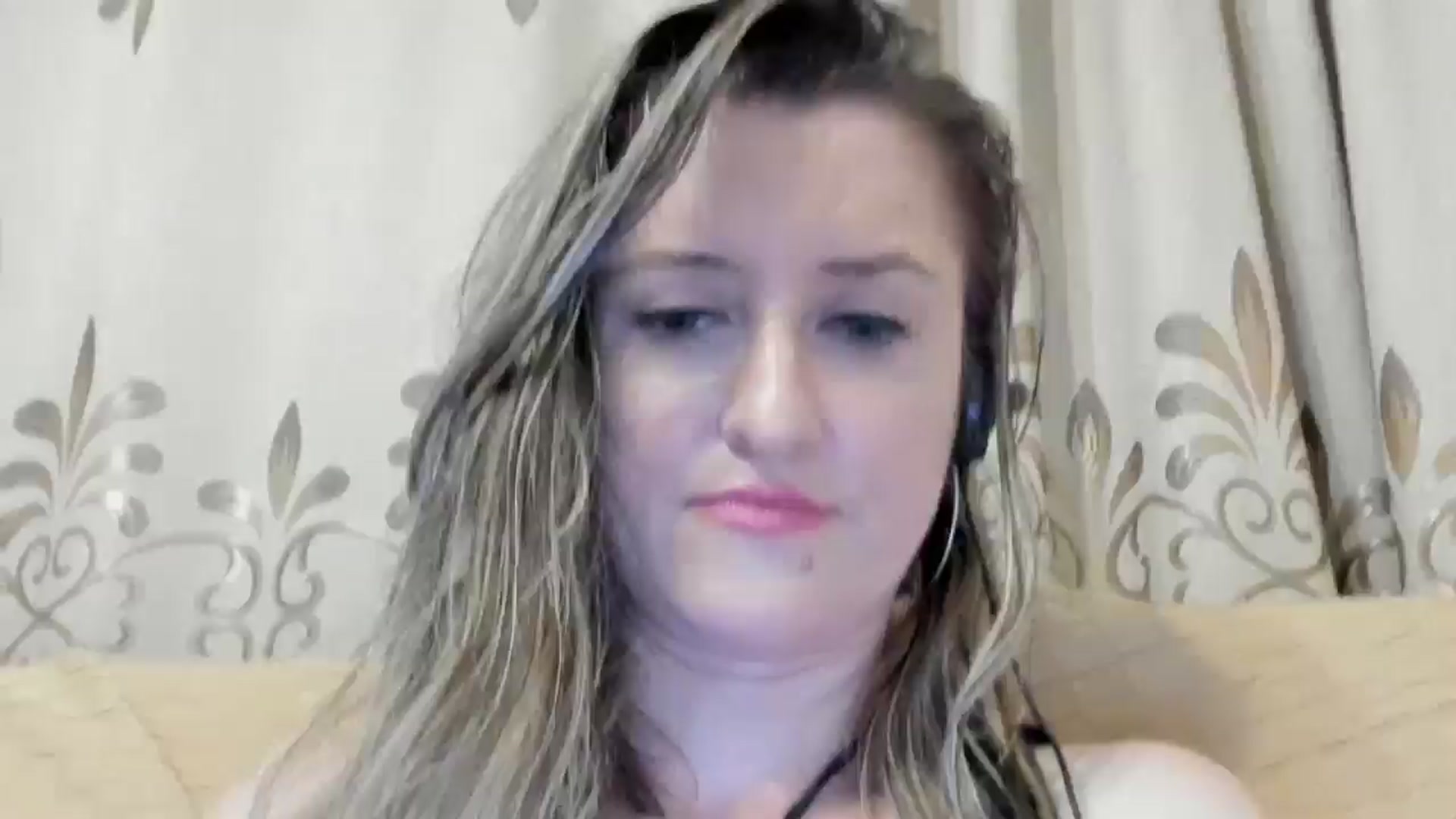 Gallery image thumbnail from BestDream's myfreecams stream on, 06/16/2024, 02:08 image 13 of 20