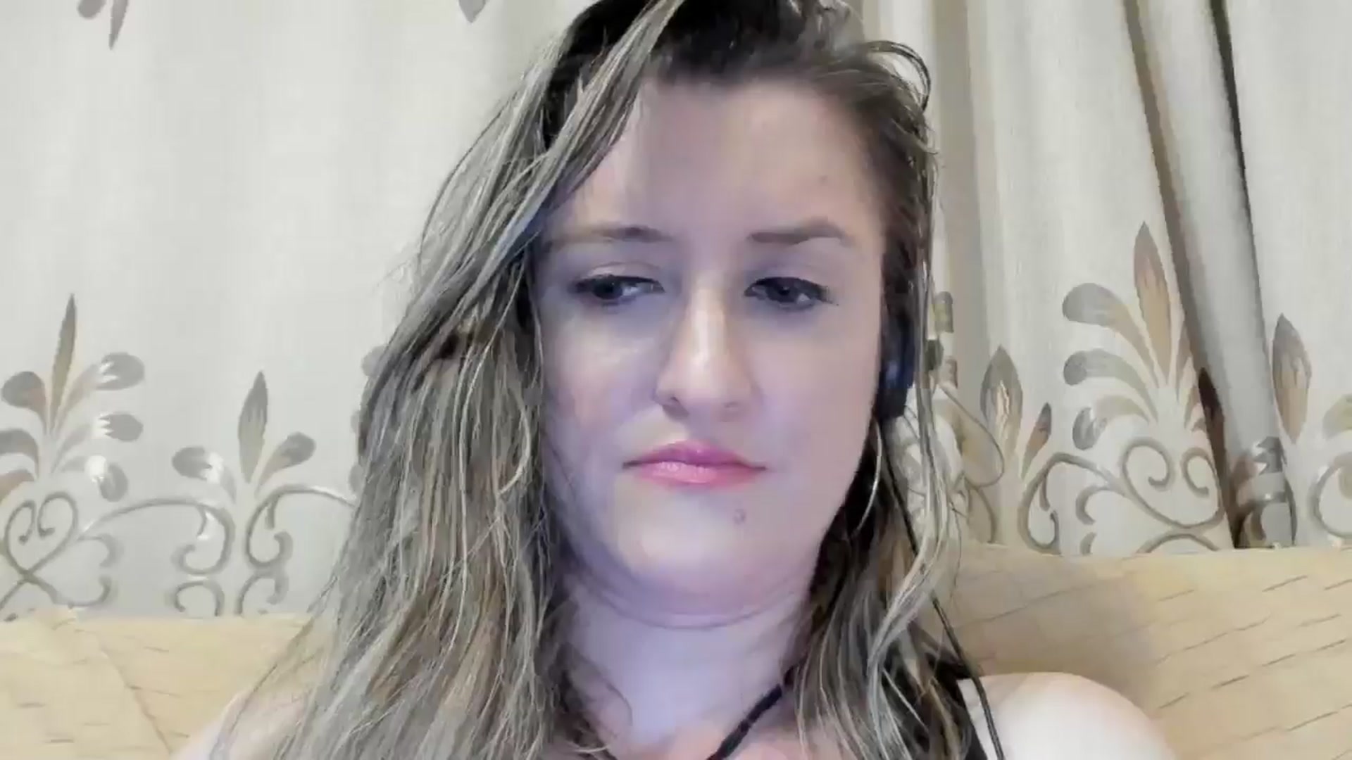 Gallery image thumbnail from BestDream's myfreecams stream on, 06/16/2024, 02:08 image 8 of 20
