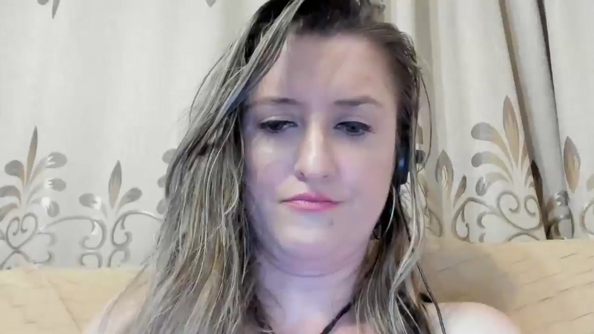 Gallery image thumbnail from BestDream's myfreecams stream on, 06/16/2024, 02:08 image 10 of 20