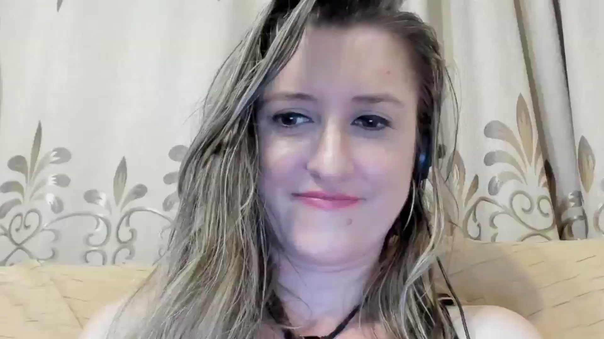 Gallery image thumbnail from BestDream's myfreecams stream on, 06/16/2024, 02:08 image 19 of 20