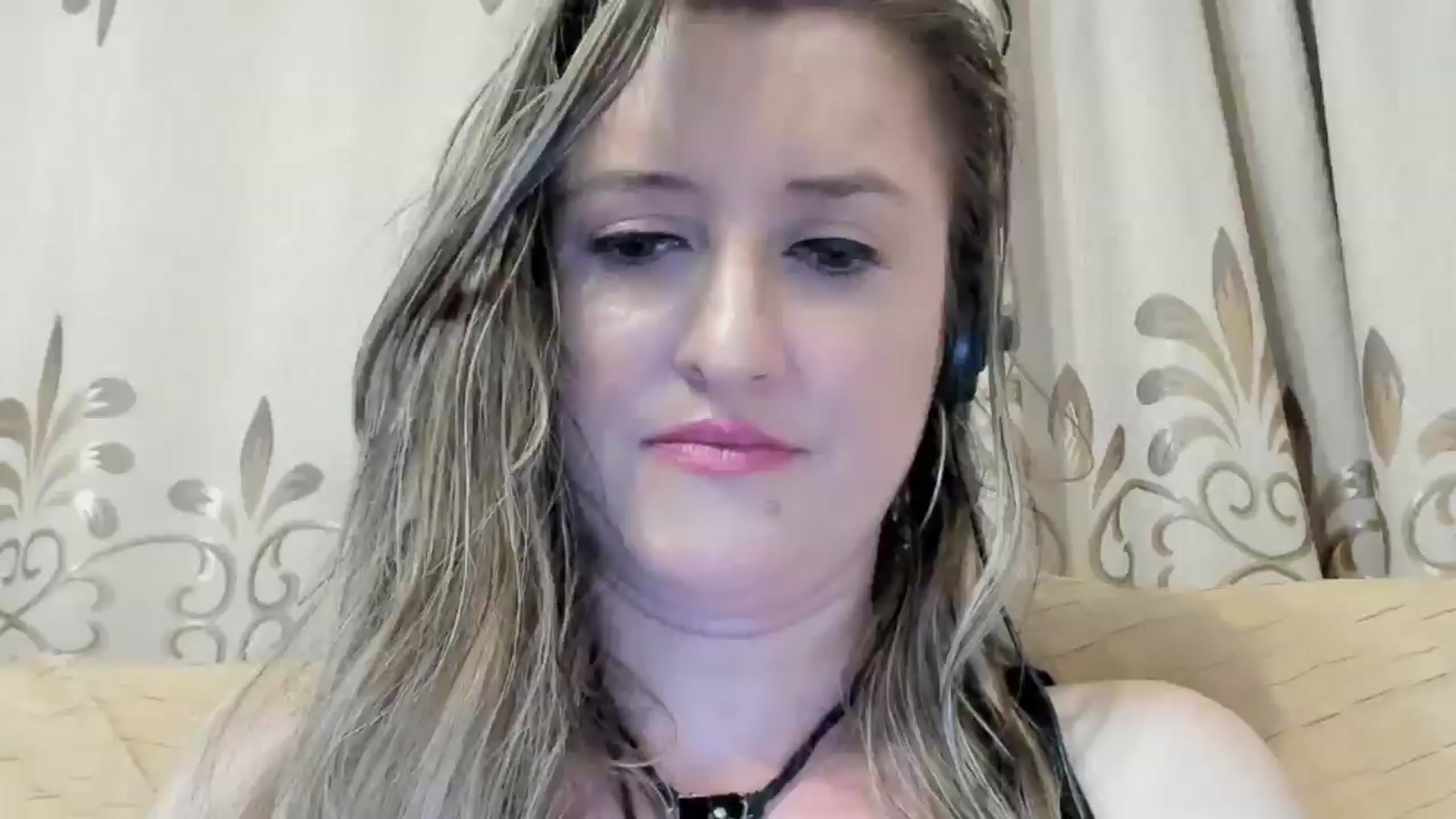 Gallery image thumbnail from BestDream's myfreecams stream on, 06/16/2024, 02:08 image 5 of 20
