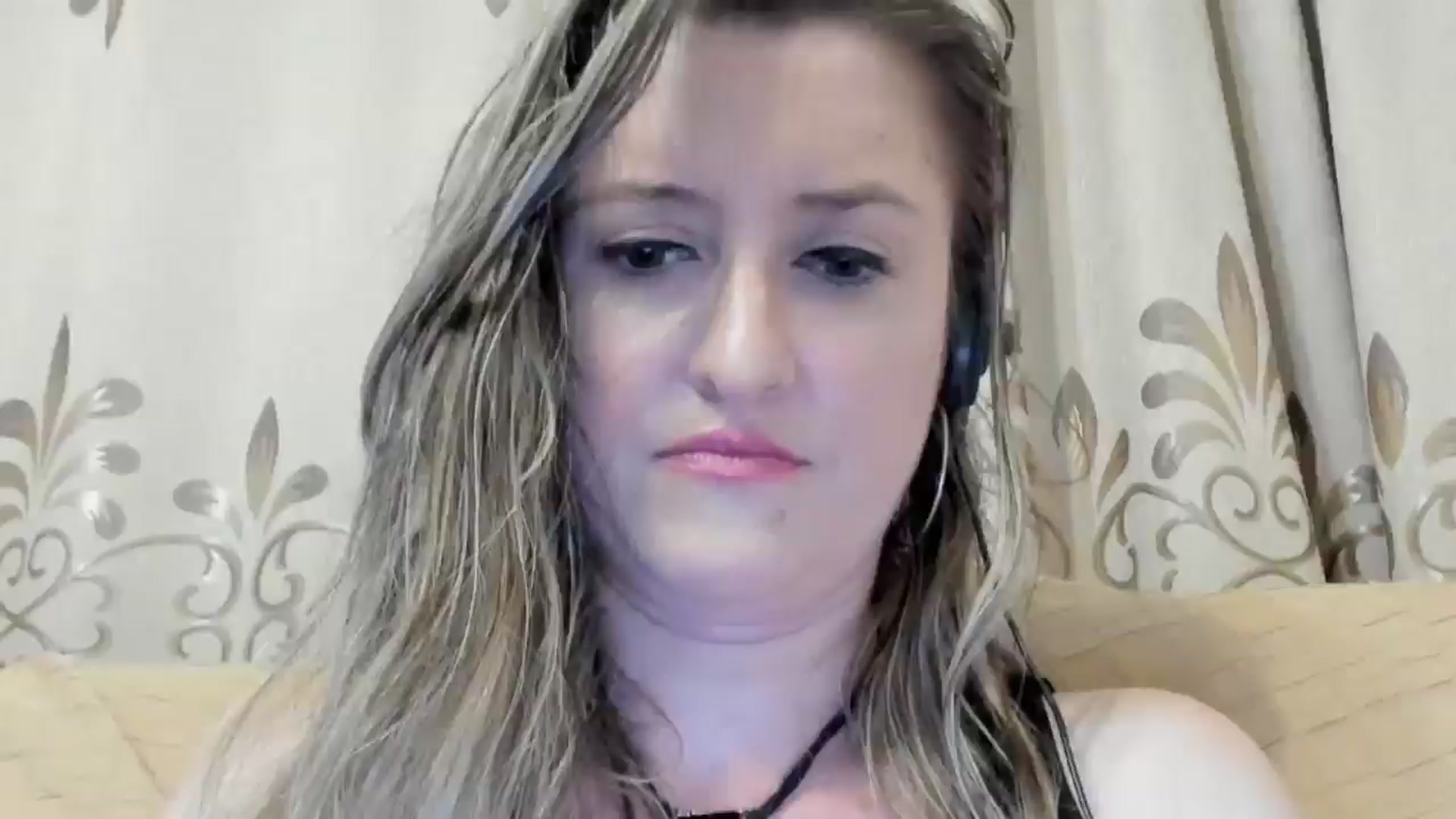 Gallery image thumbnail from BestDream's myfreecams stream on, 06/16/2024, 02:08 image 6 of 20