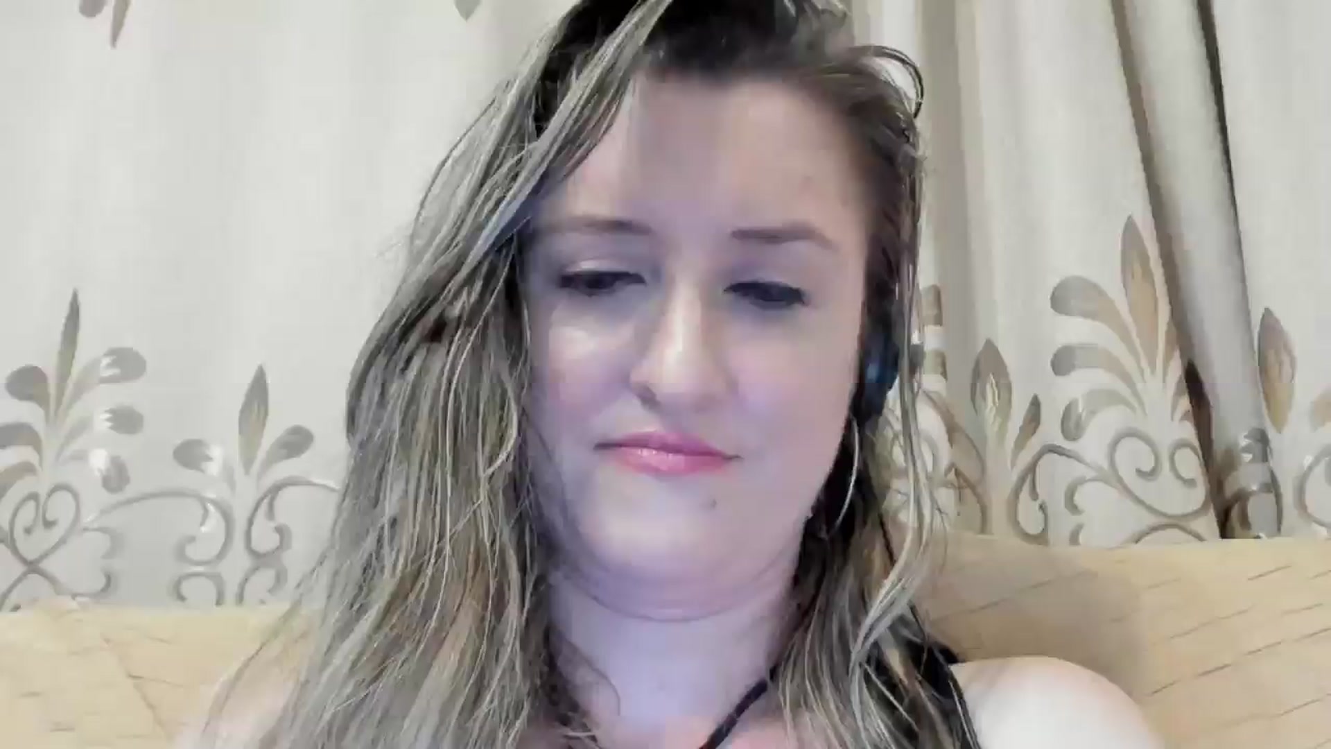 Gallery image thumbnail from BestDream's myfreecams stream on, 06/16/2024, 02:08 image 7 of 20