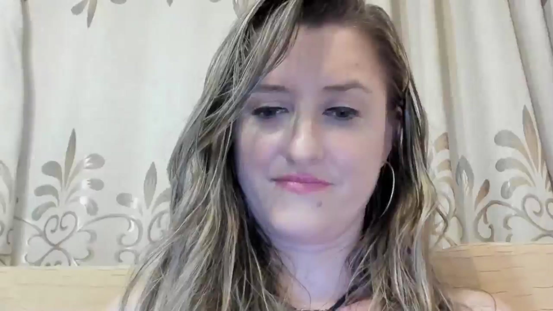 Gallery image thumbnail from BestDream's myfreecams stream on, 06/16/2024, 02:33 image 11 of 20