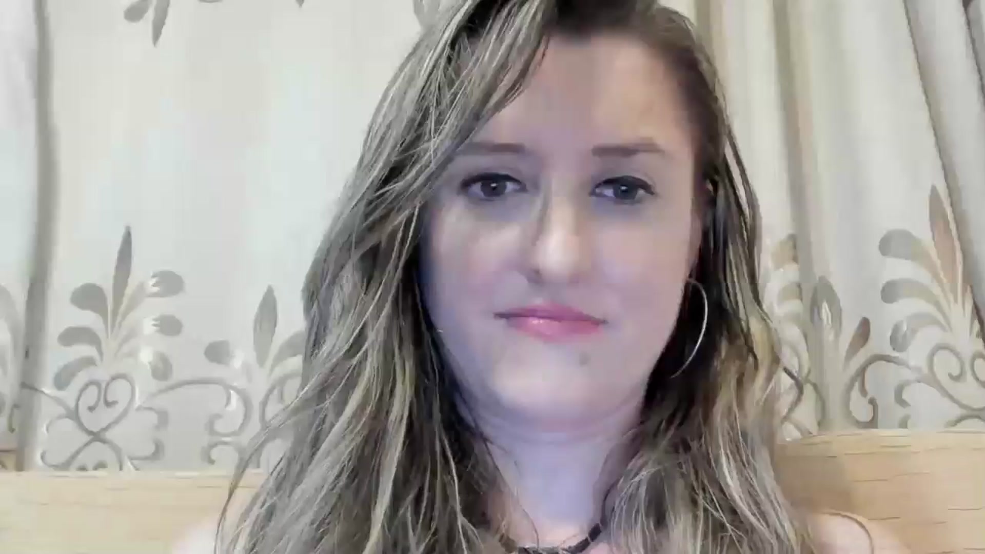 Gallery image thumbnail from BestDream's myfreecams stream on, 06/16/2024, 02:33 image 3 of 20