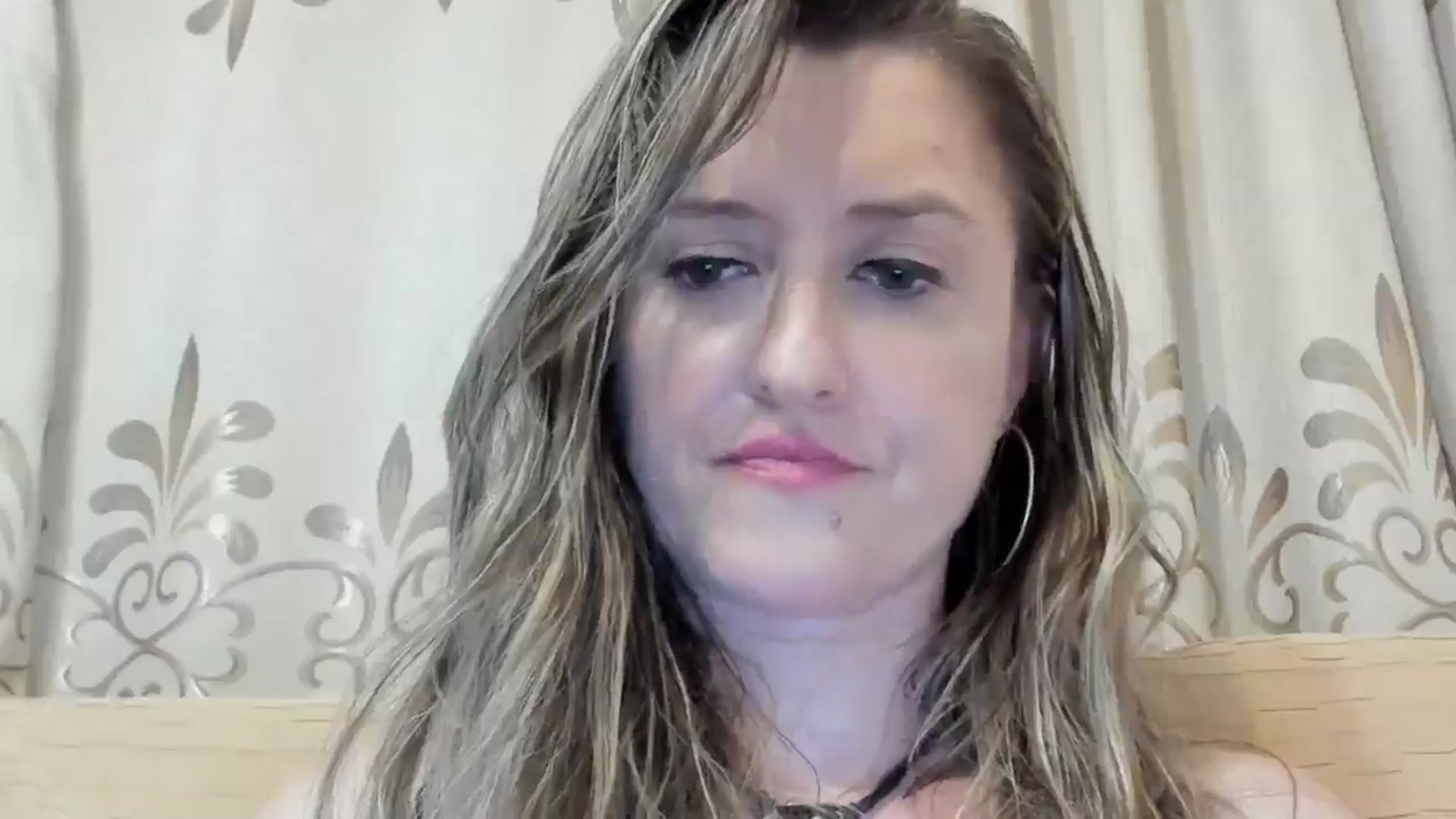 Gallery image thumbnail from BestDream's myfreecams stream on, 06/16/2024, 02:33 image 10 of 20