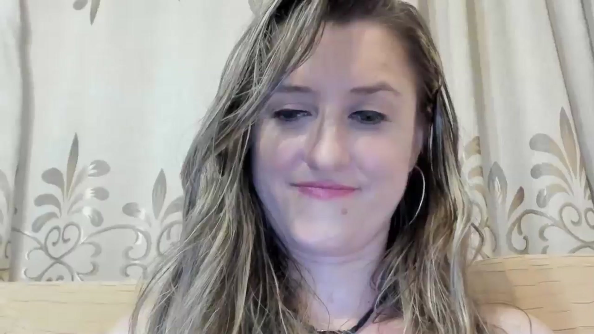 Gallery image thumbnail from BestDream's myfreecams stream on, 06/16/2024, 02:33 image 14 of 20