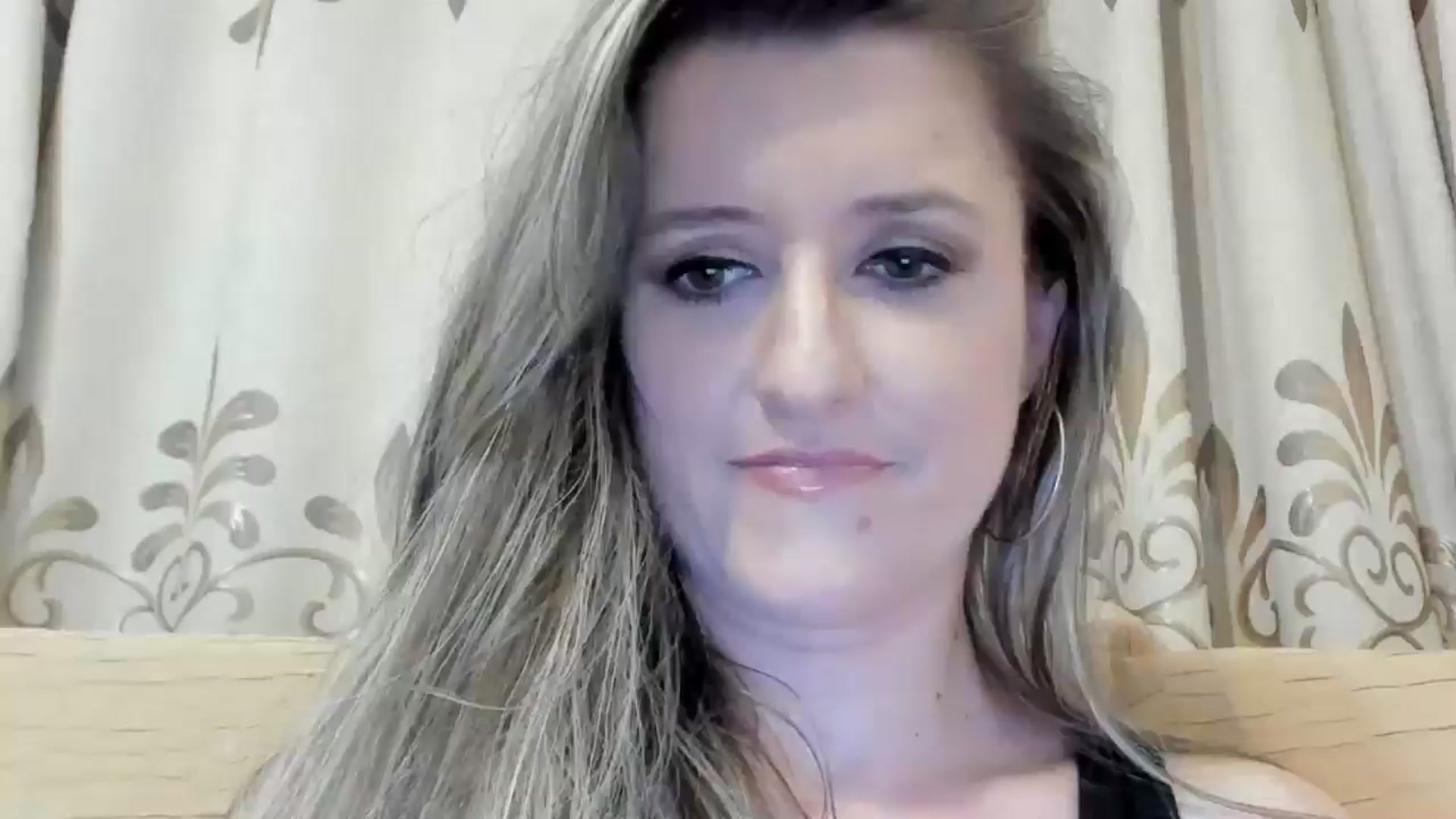 Gallery image thumbnail from BestDream's myfreecams stream on, 06/16/2024, 22:04 image 15 of 20