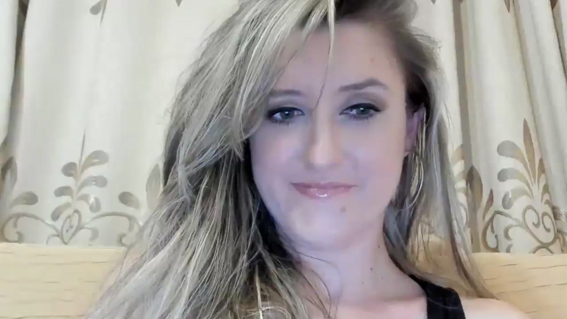 Gallery image thumbnail from BestDream's myfreecams stream on, 06/16/2024, 22:04 image 14 of 20