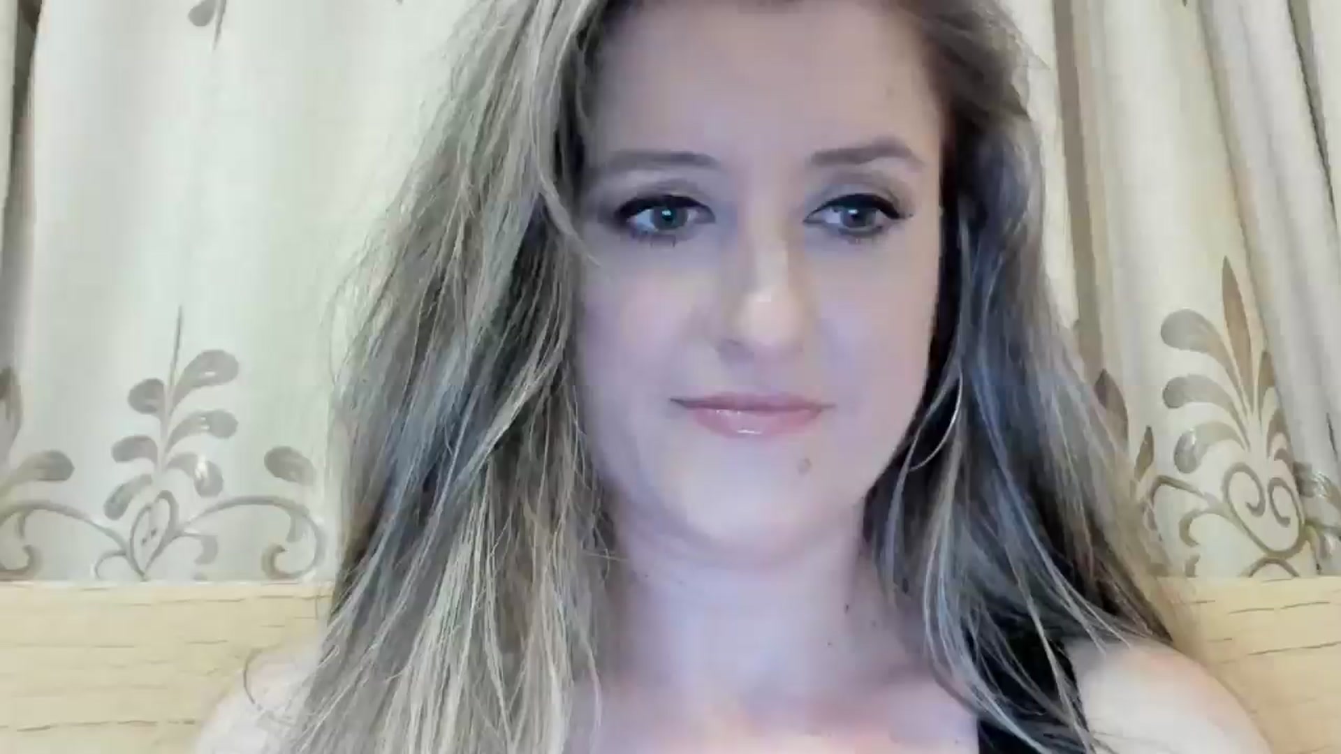 Gallery image thumbnail from BestDream's myfreecams stream on, 06/16/2024, 22:04 image 1 of 20