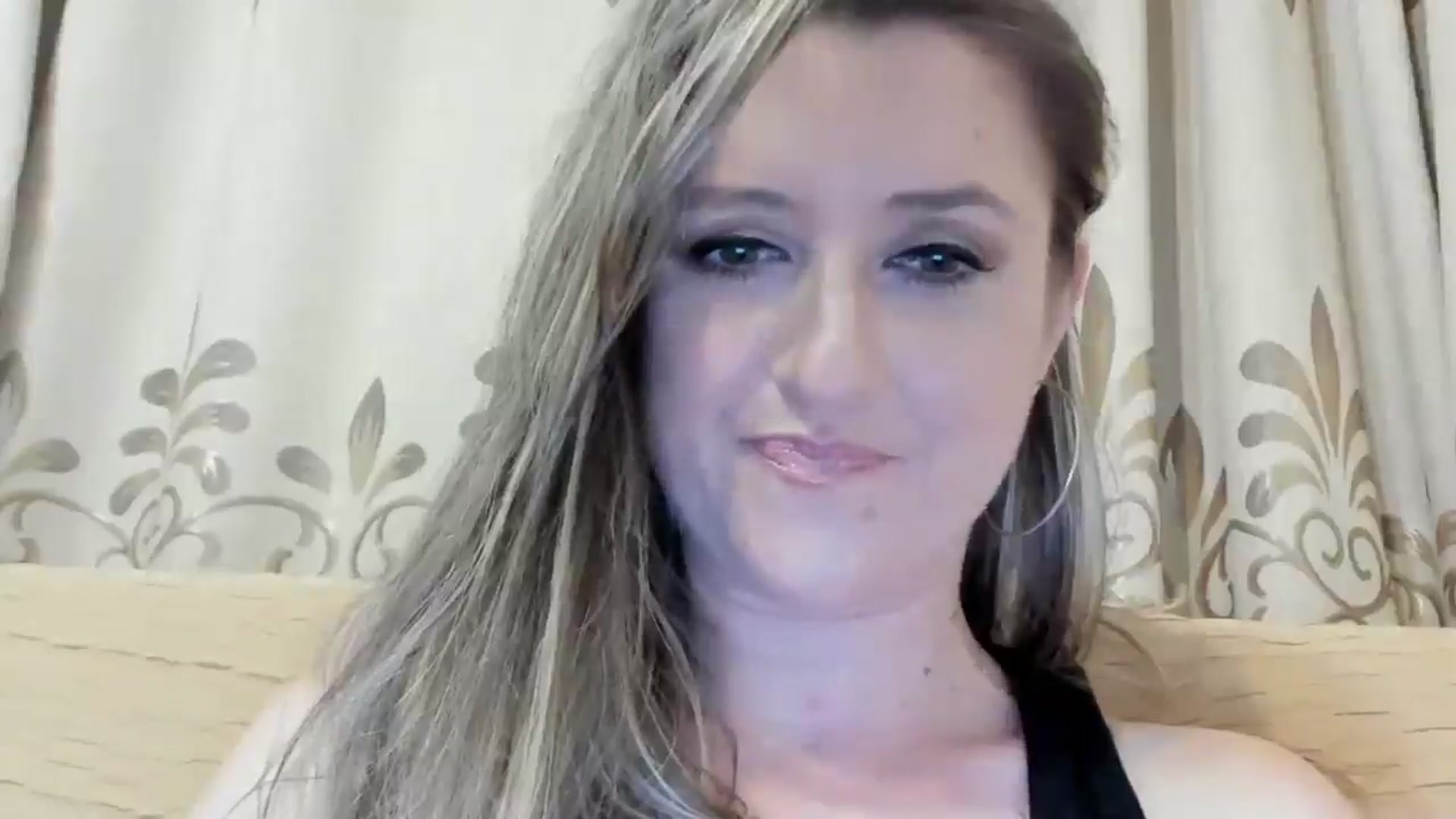 Gallery image thumbnail from BestDream's myfreecams stream on, 06/16/2024, 23:06 image 13 of 20