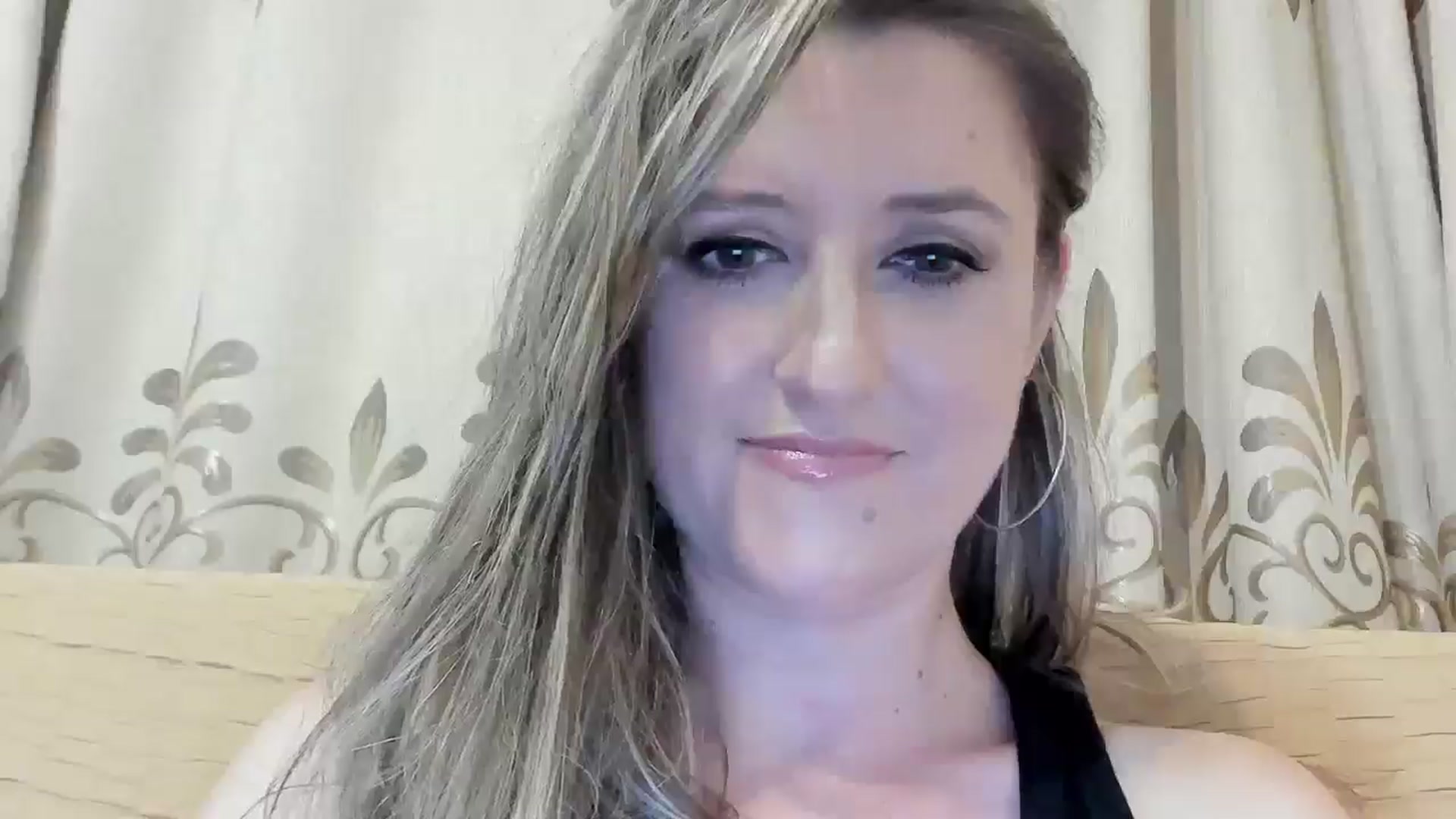 Gallery image thumbnail from BestDream's myfreecams stream on, 06/16/2024, 23:06 image 16 of 20
