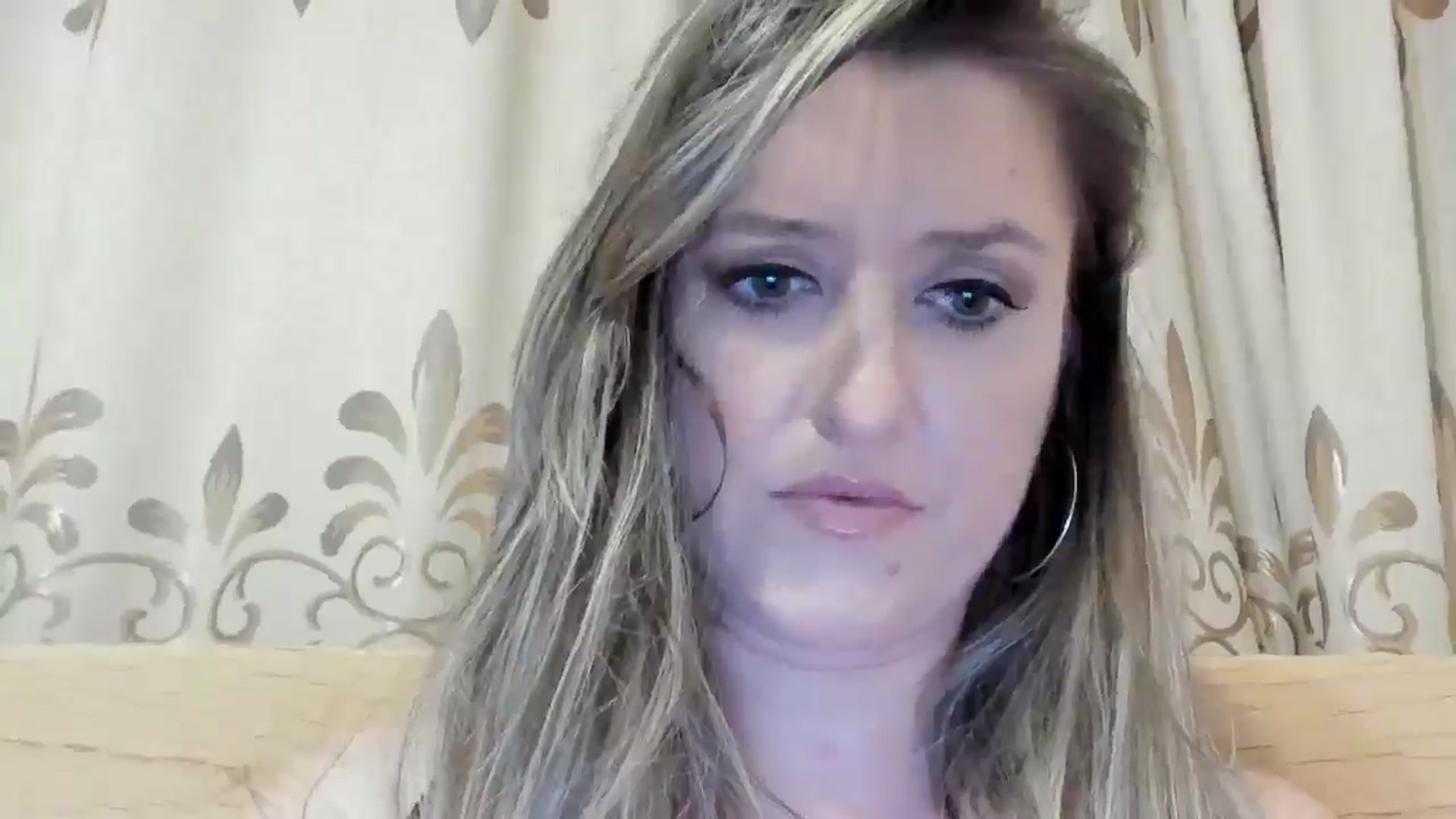 Gallery image thumbnail from BestDream's myfreecams stream on, 06/16/2024, 23:27 image 4 of 20