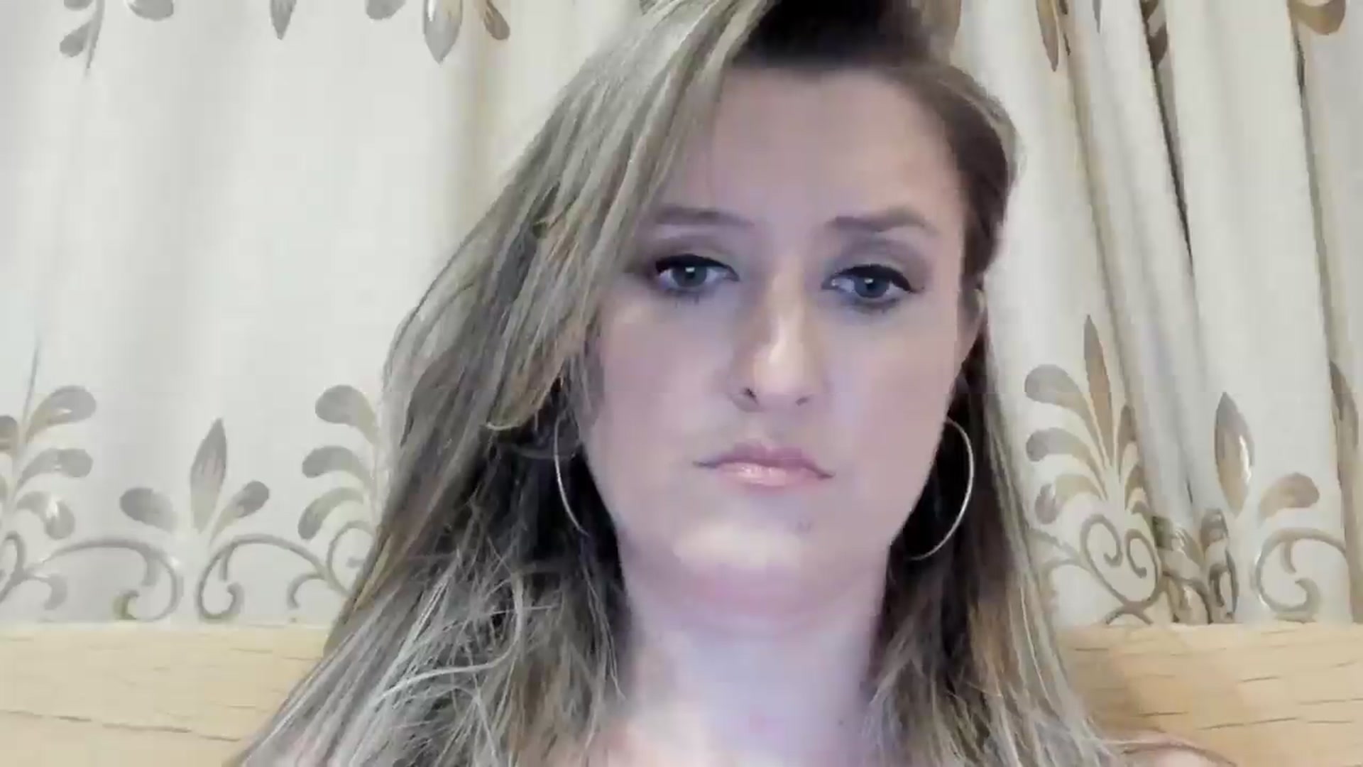 Gallery image thumbnail from BestDream's myfreecams stream on, 06/16/2024, 23:27 image 17 of 20