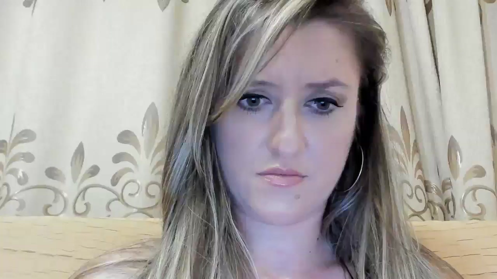 Gallery image thumbnail from BestDream's myfreecams stream on, 06/16/2024, 23:27 image 2 of 20