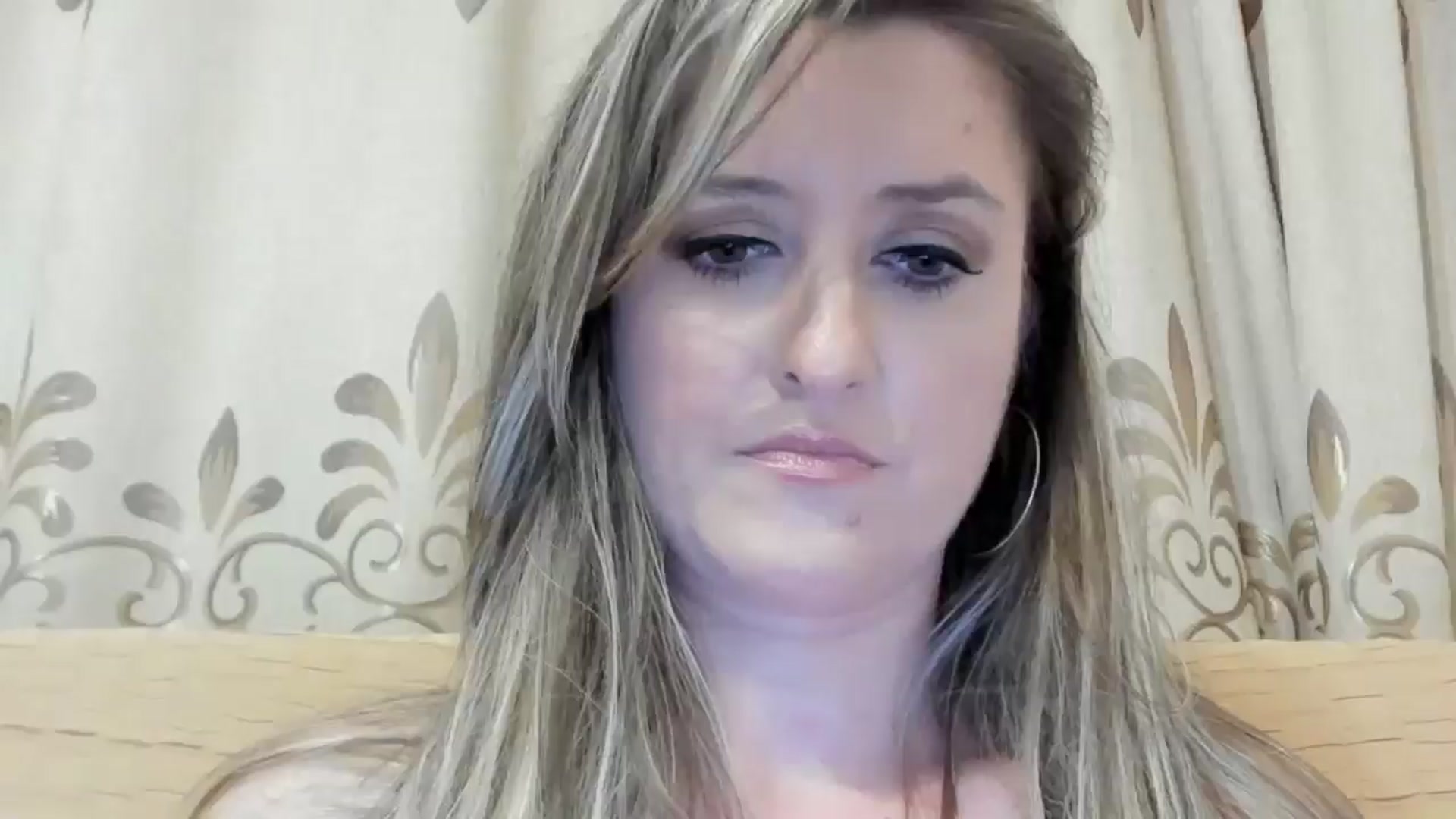 Gallery image thumbnail from BestDream's myfreecams stream on, 06/16/2024, 23:27 image 1 of 20