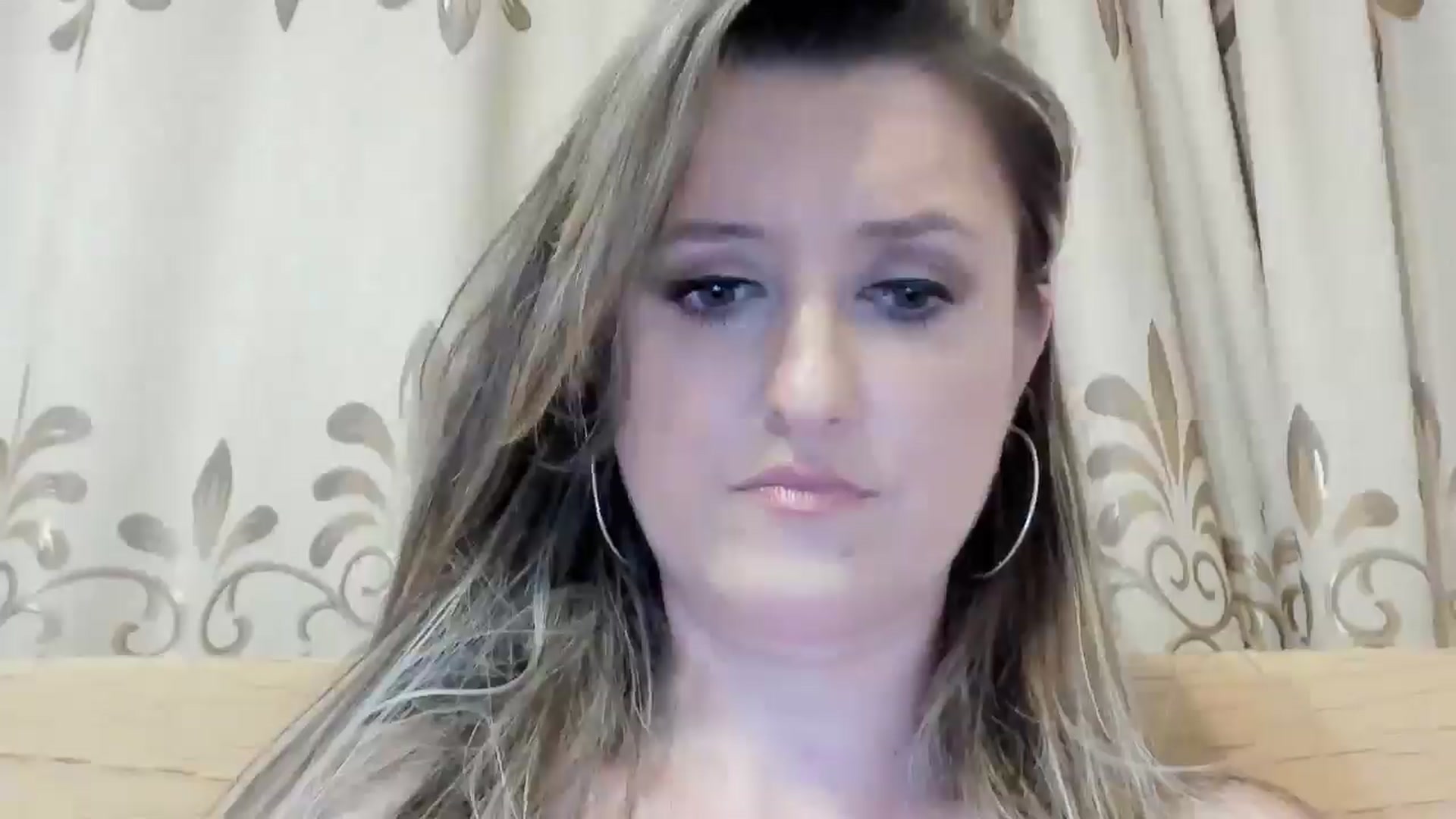 Gallery image thumbnail from BestDream's myfreecams stream on, 06/16/2024, 23:27 image 15 of 20