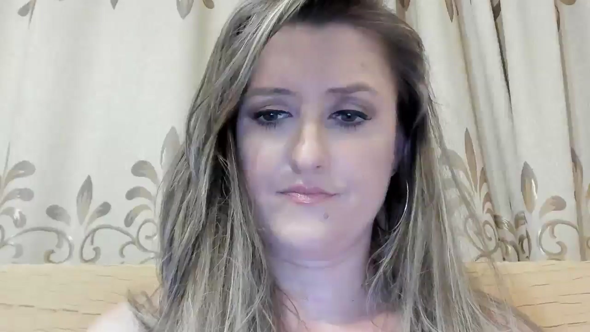 Gallery image thumbnail from BestDream's myfreecams stream on, 06/16/2024, 23:27 image 12 of 20