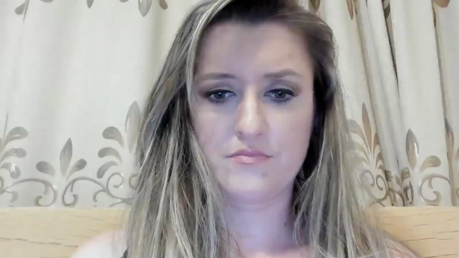Gallery image thumbnail from BestDream's myfreecams stream on, 06/16/2024, 23:27 image 10 of 20