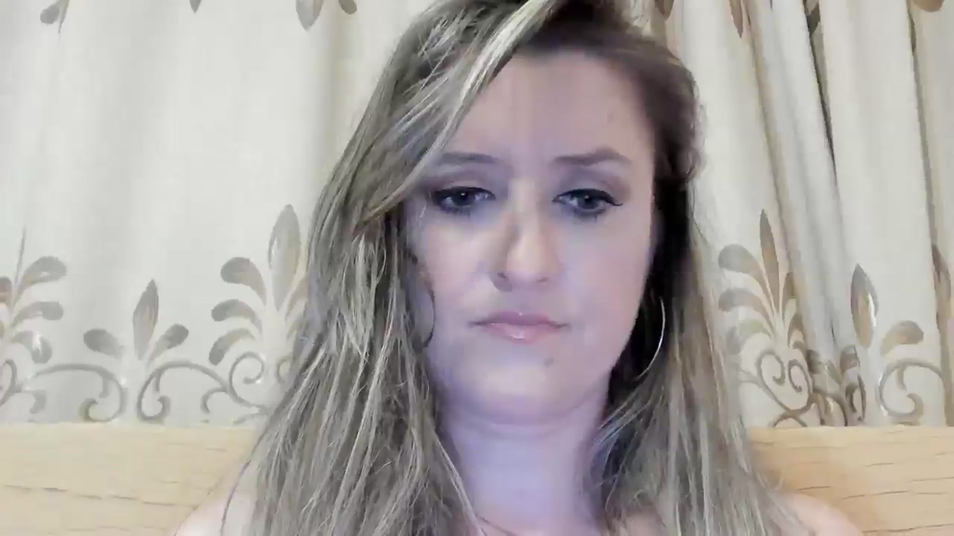 Gallery image thumbnail from BestDream's myfreecams stream on, 06/16/2024, 23:27 image 6 of 20