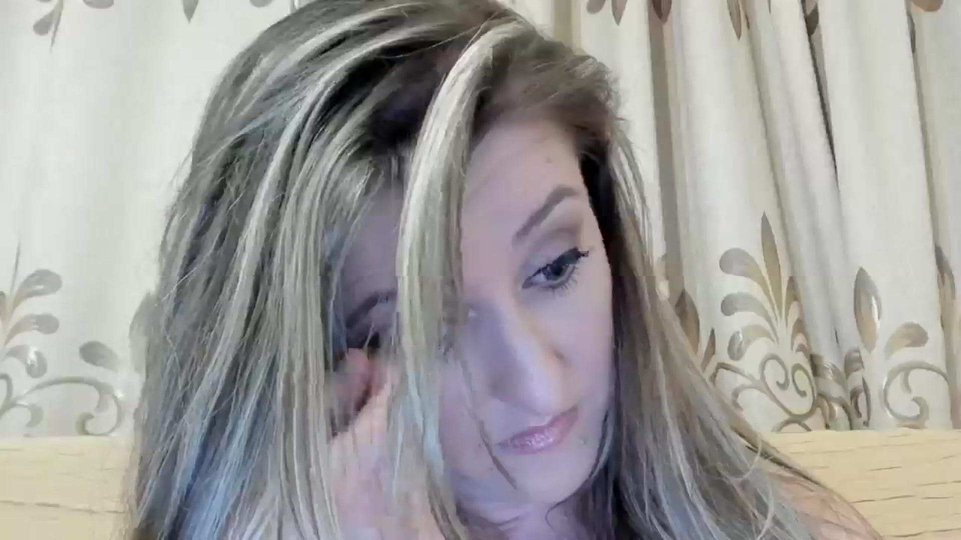 Gallery image thumbnail from BestDream's myfreecams stream on, 06/16/2024, 23:27 image 8 of 20