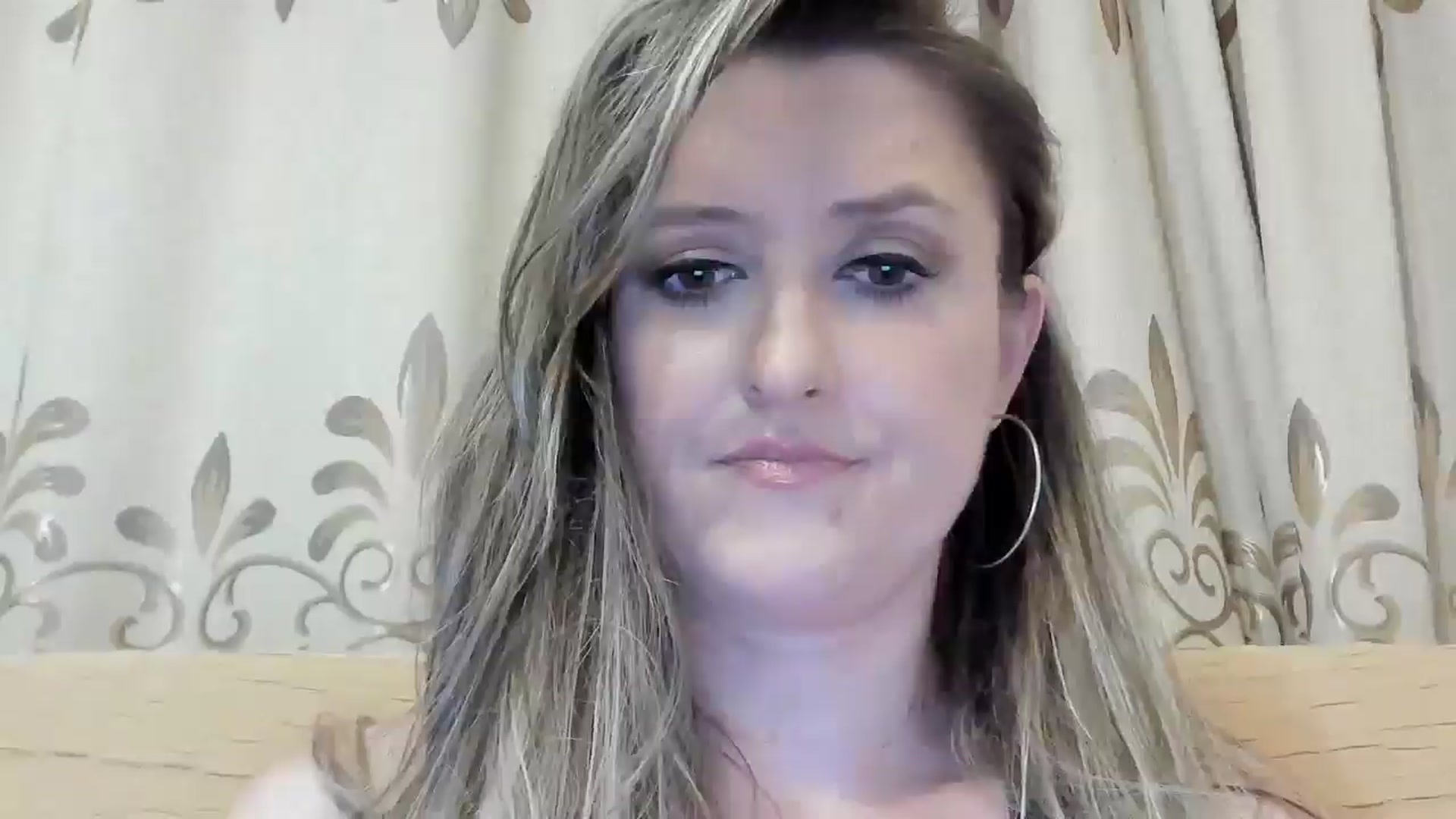 Gallery image thumbnail from BestDream's myfreecams stream on, 06/16/2024, 23:27 image 13 of 20