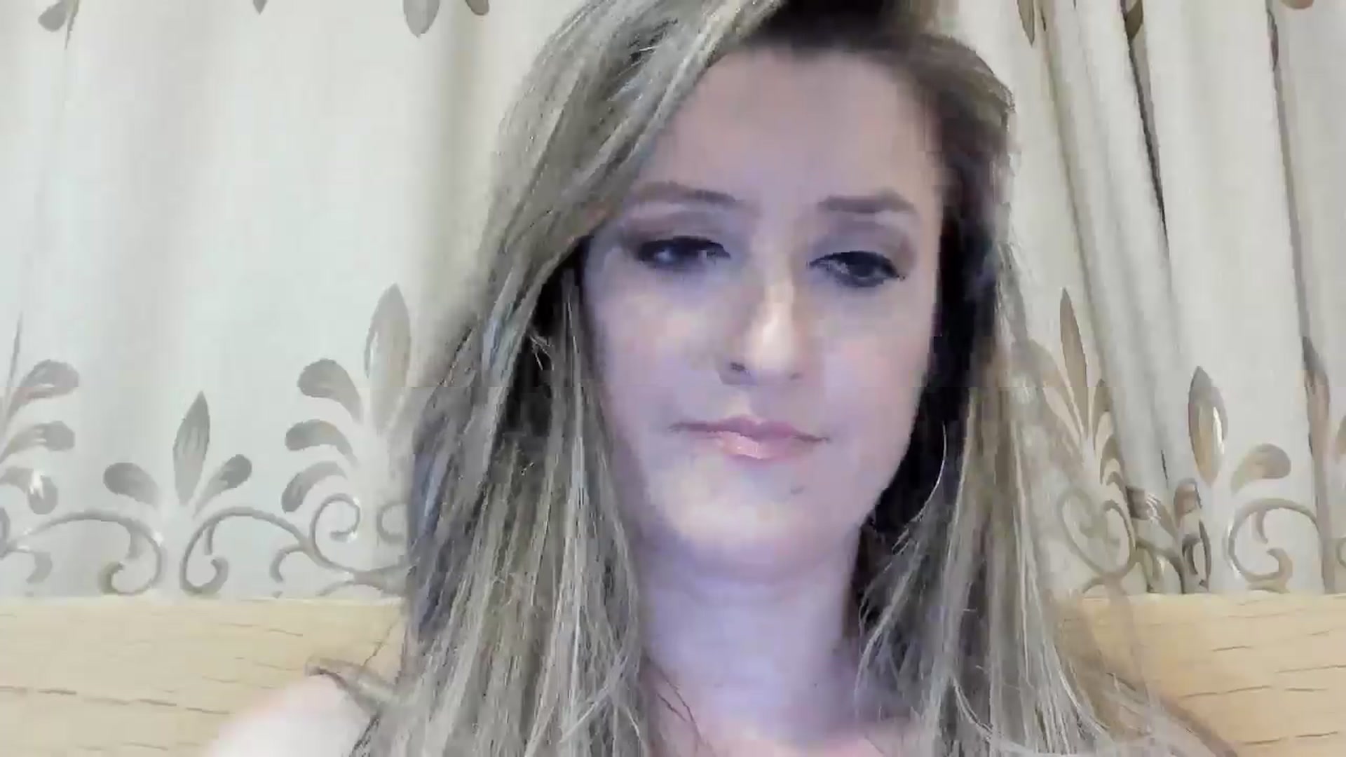 Gallery image thumbnail from BestDream's myfreecams stream on, 06/16/2024, 23:27 image 11 of 20
