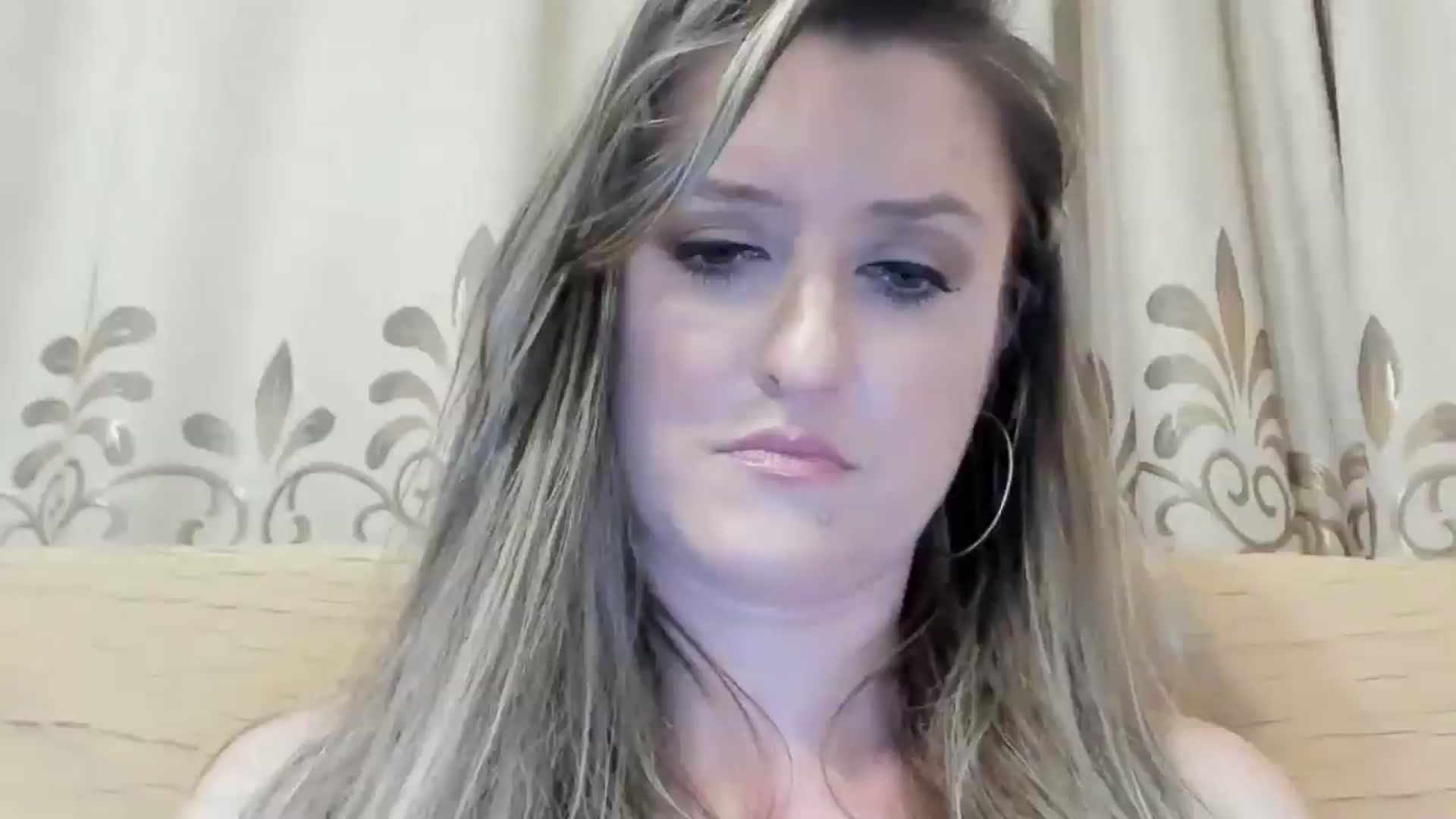 Gallery image thumbnail from BestDream's myfreecams stream on, 06/16/2024, 23:59 image 10 of 20