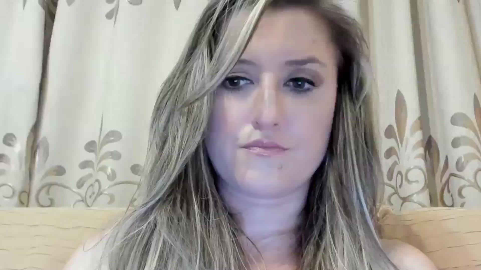 Gallery image thumbnail from BestDream's myfreecams stream on, 06/17/2024, 01:54 image 15 of 20