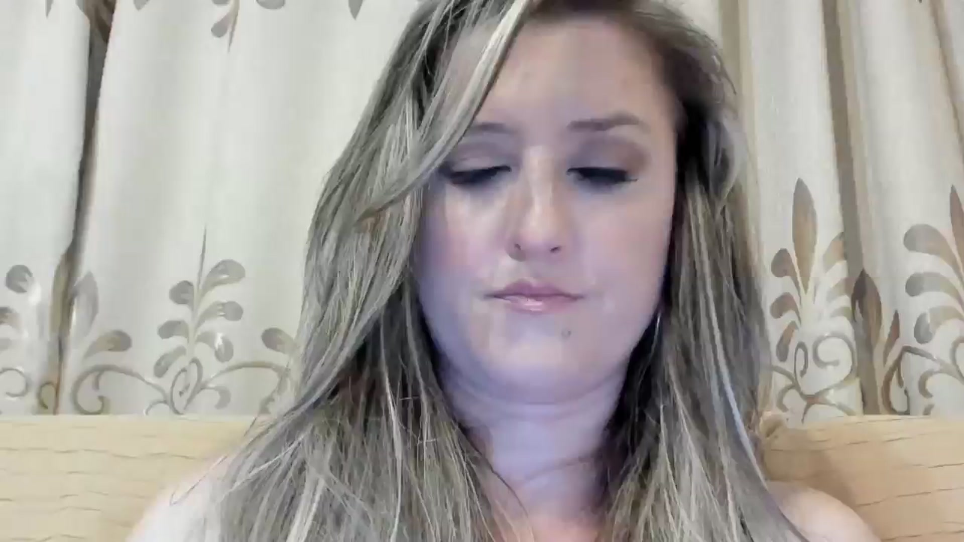 Gallery image thumbnail from BestDream's myfreecams stream on, 06/17/2024, 01:54 image 13 of 20
