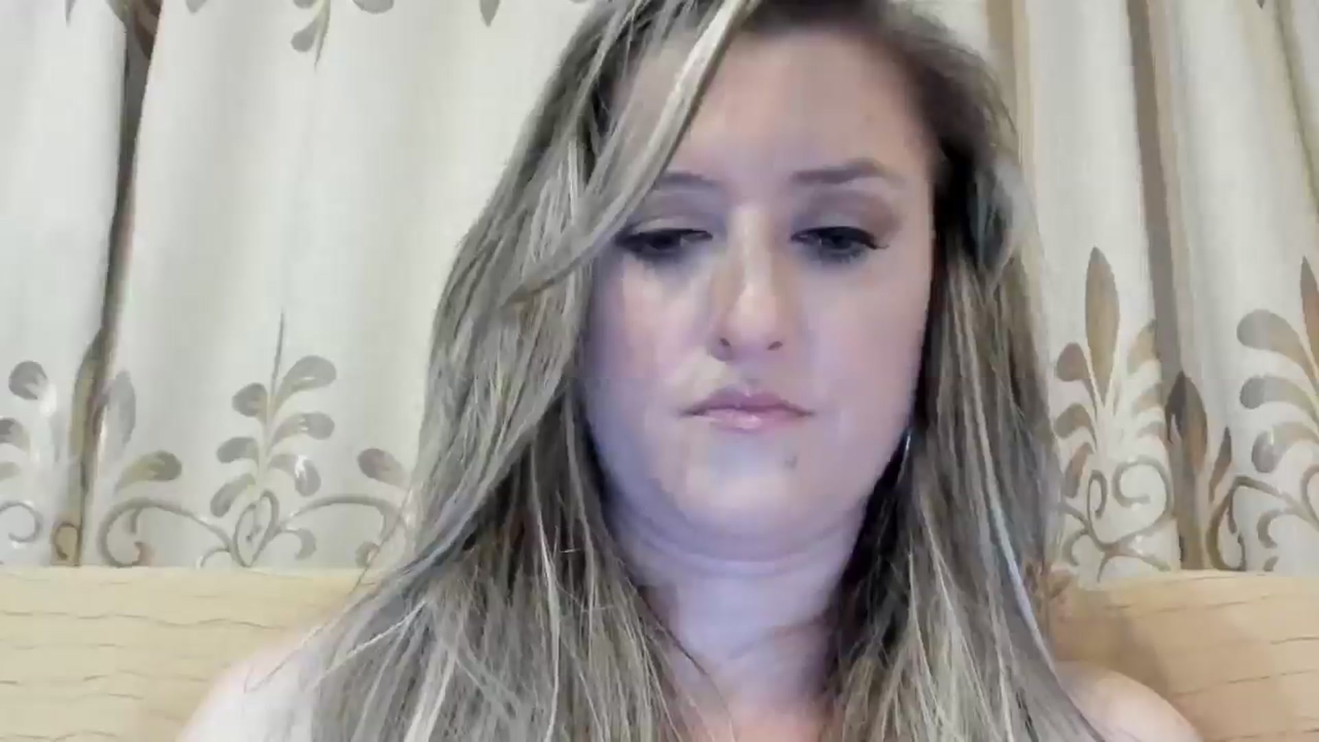 Gallery image thumbnail from BestDream's myfreecams stream on, 06/17/2024, 01:54 image 14 of 20