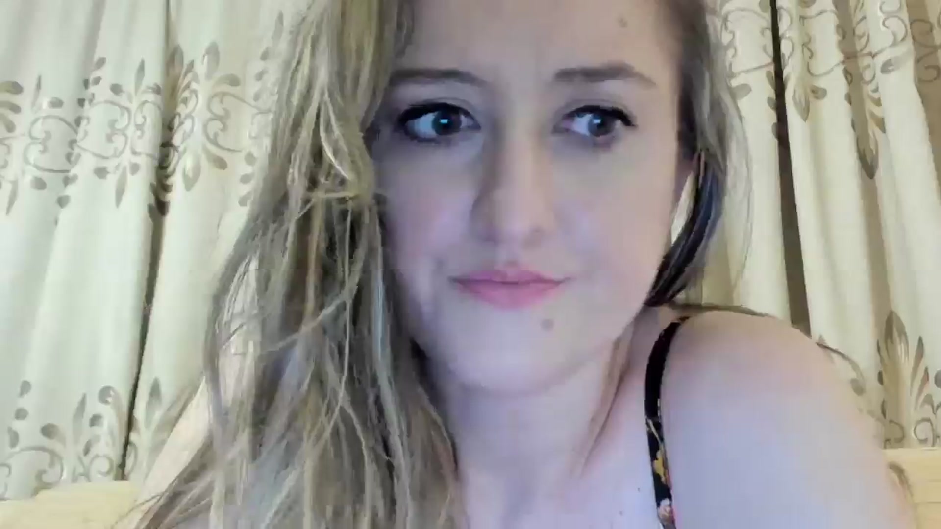 Gallery image thumbnail from BestDream's myfreecams stream on, 06/17/2024, 22:14 image 6 of 20